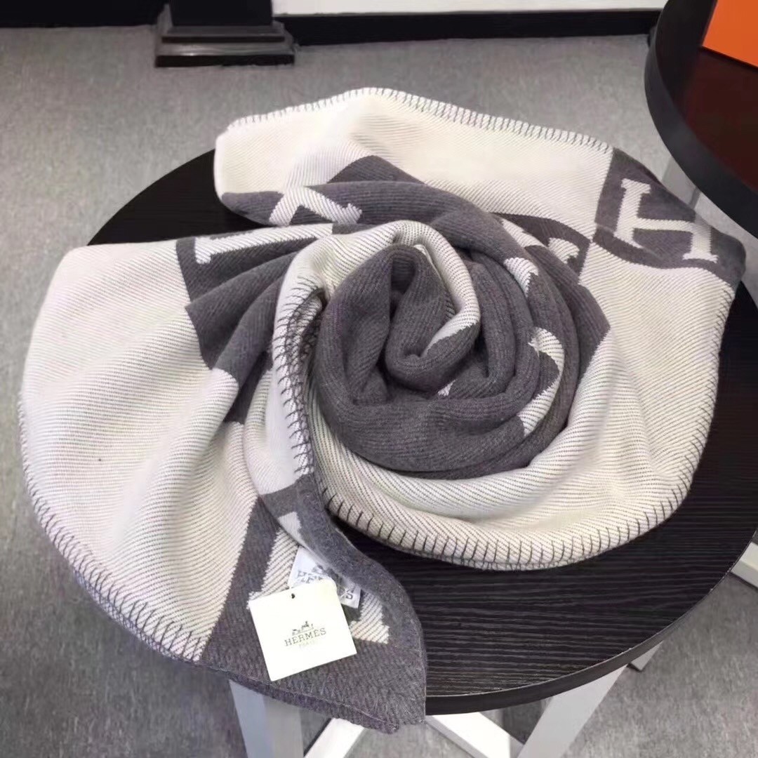 H**mes avalon blanket in grey wool and cashmere