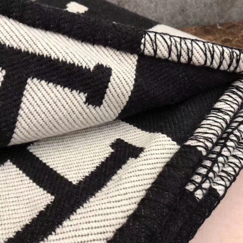 H**mes avalon blanket in black wool and cashmere