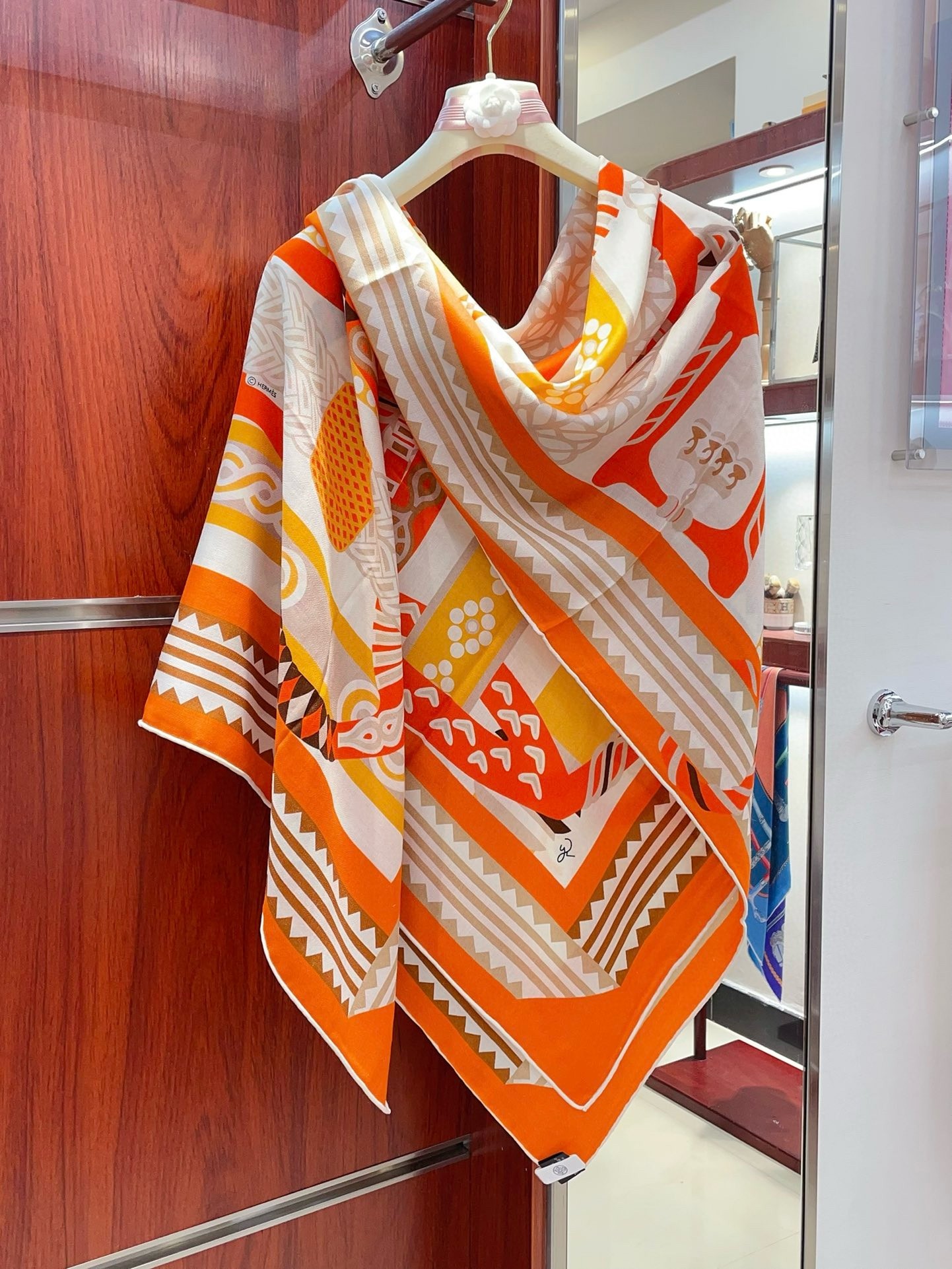 H**mes orange fantaisie d''etriers shawl 140