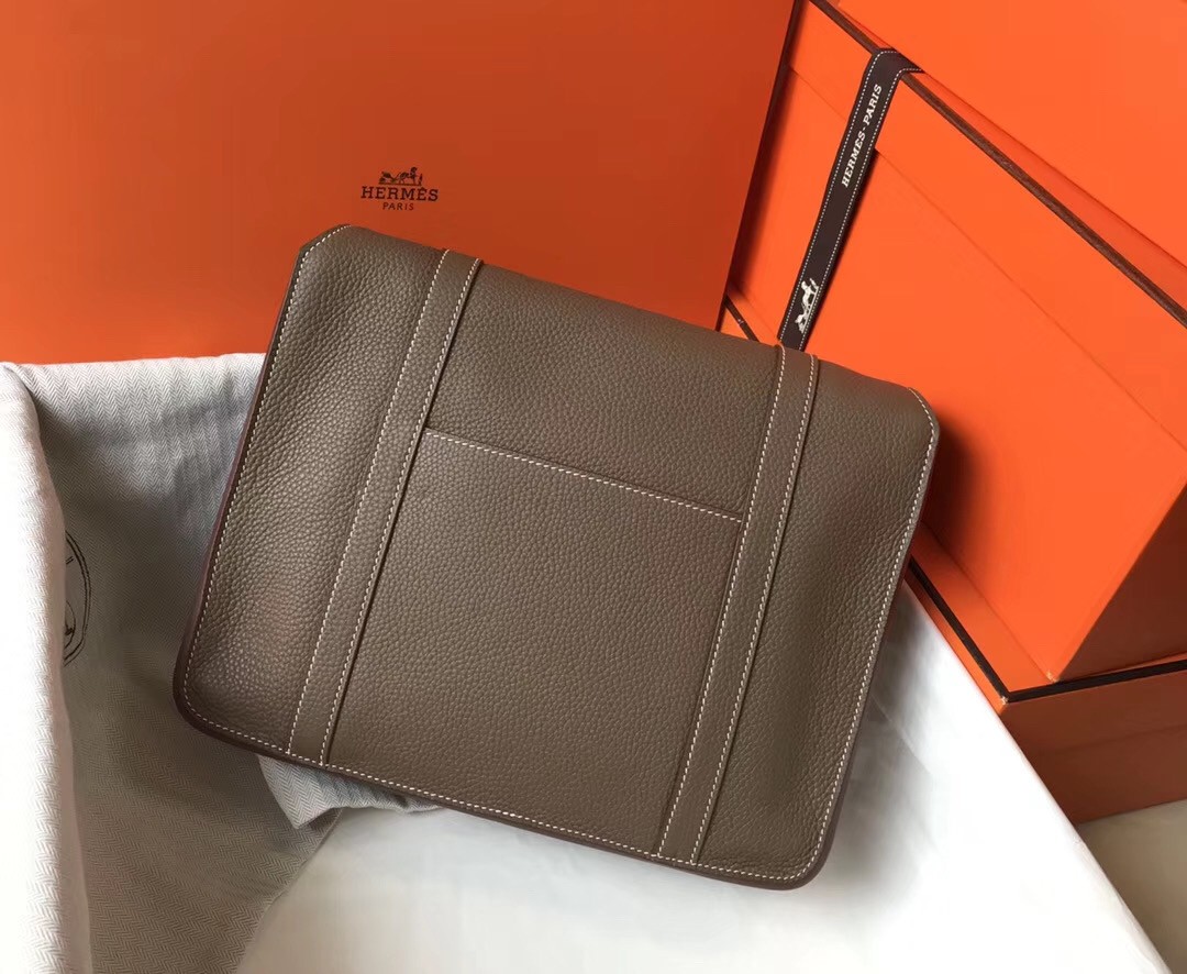 H**mes steve 35 messenger bag in taupe clemence calfskin