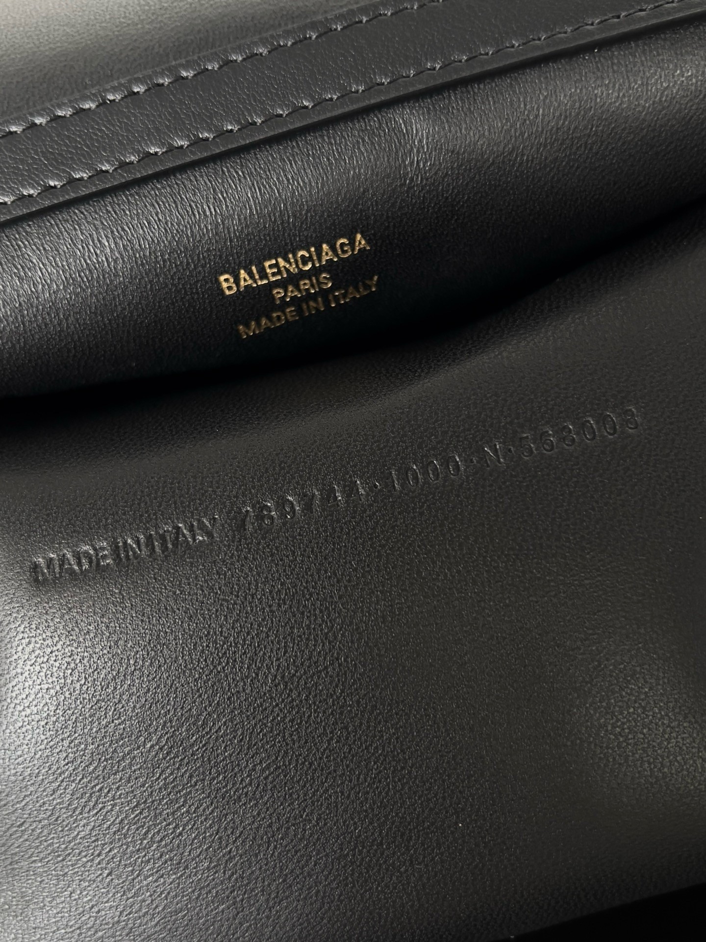 Ba*len*cia*ga rodeo large bag in black calfskin