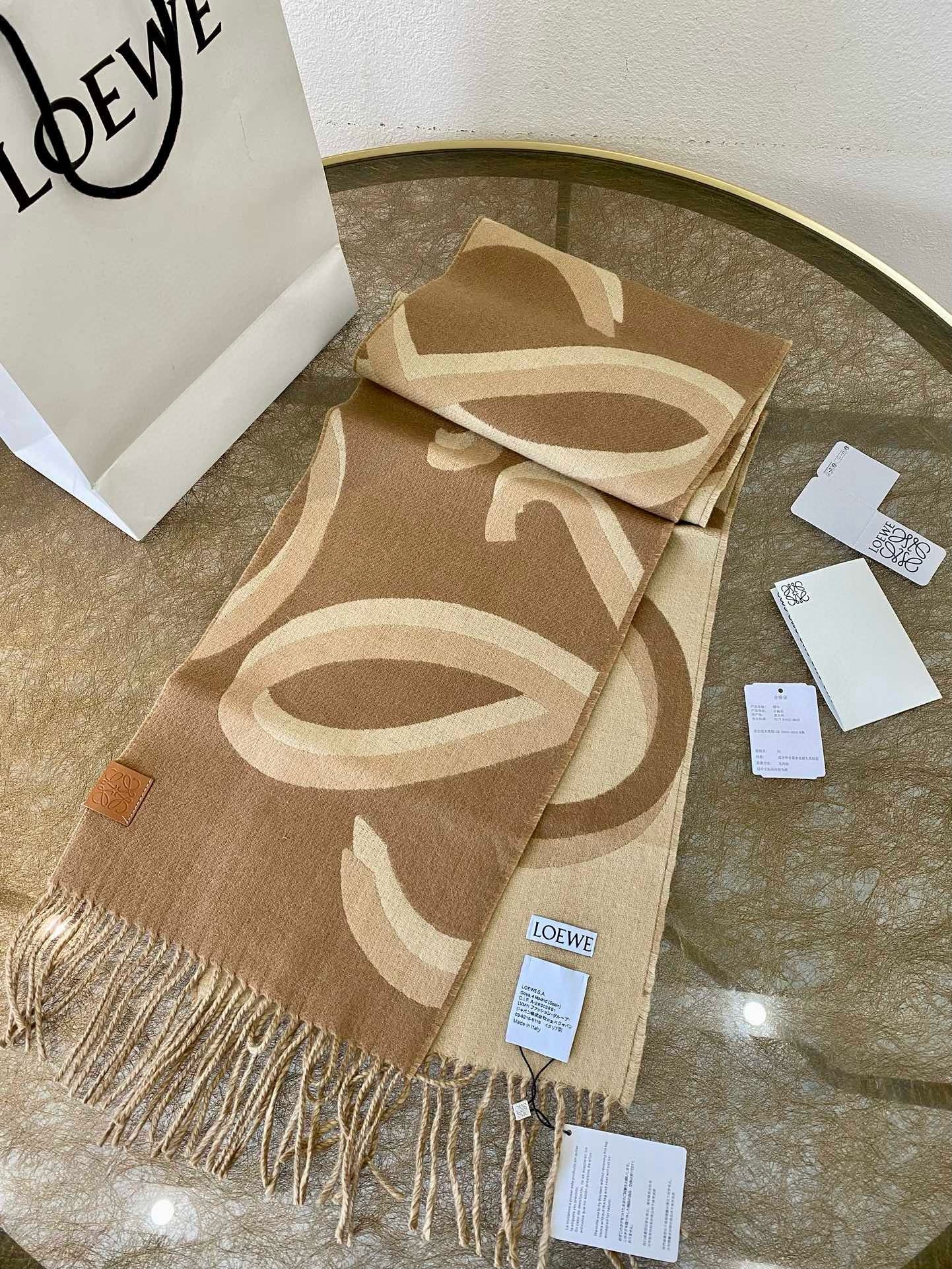 L0ew* scarf in camel wool and cashmere