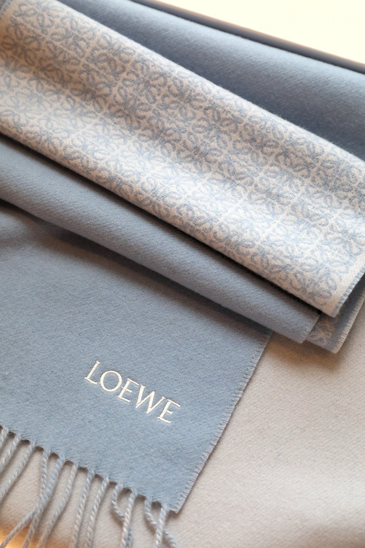L0ew* anagram scarf in baby blue wool and cashmere