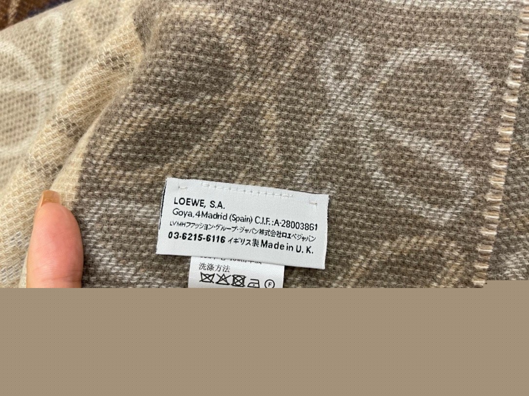 L0ew* anagram checkerboard scarf in beige wool and cashmere