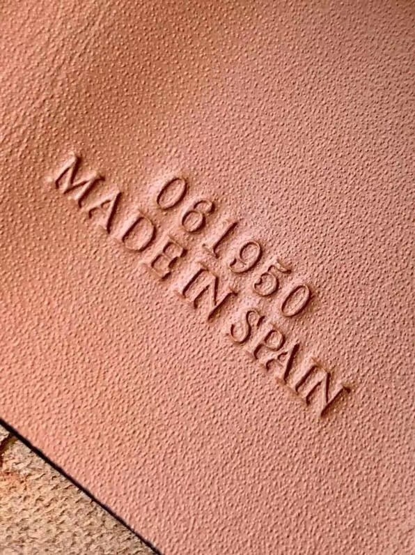 L0ew* small balloon bucket bag in camel calfskin