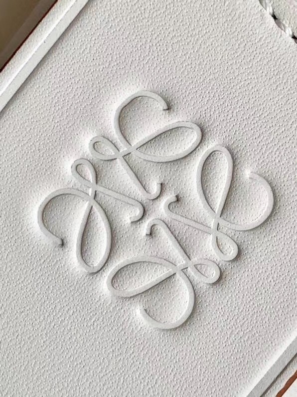 L0ew* small balloon bucket bag in white calfskin