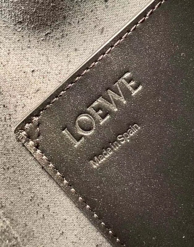 L0ew* medium balloon bucket bag in black/tan calfskin