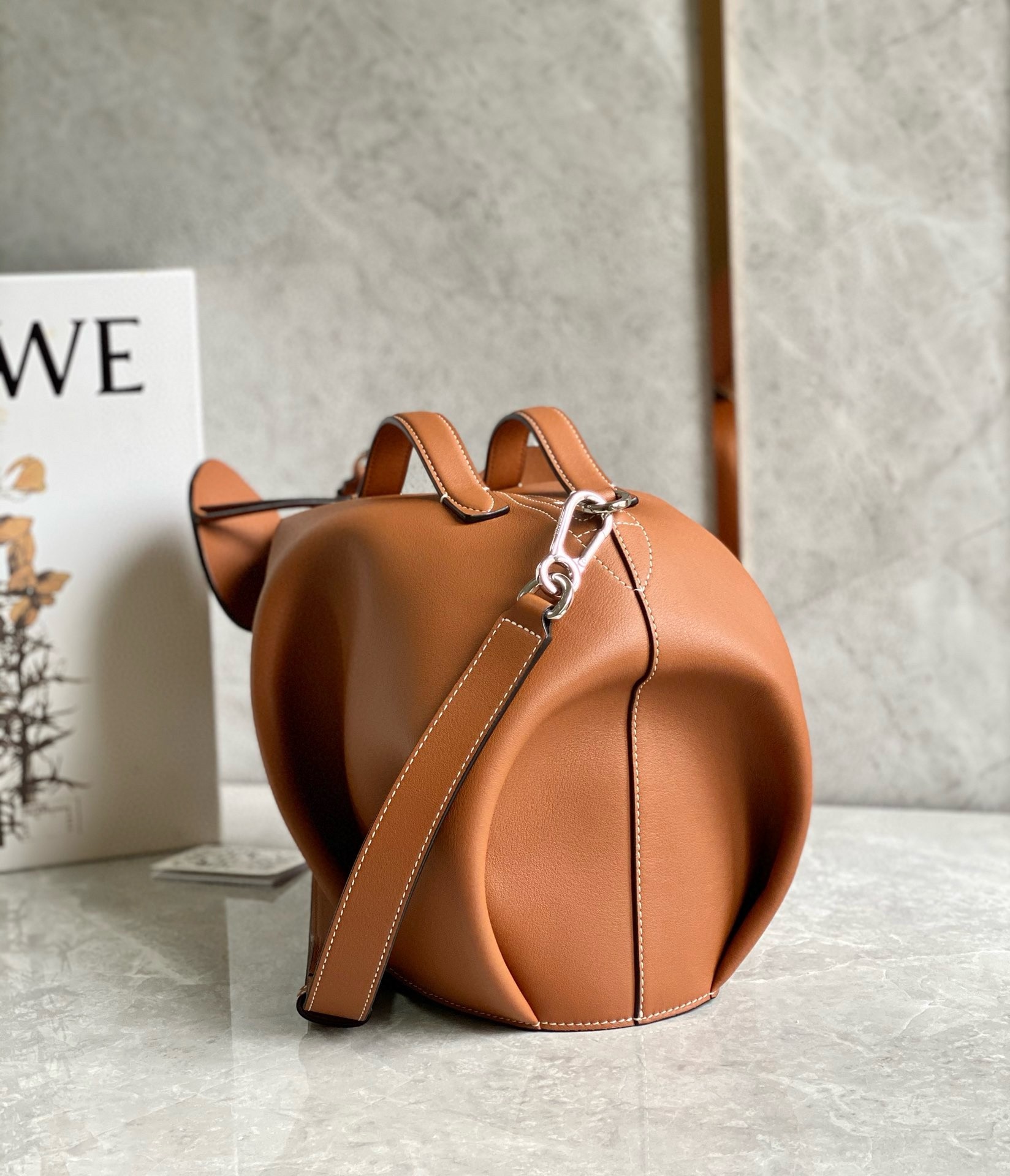L0ew* large elephant bag in brown calfskin