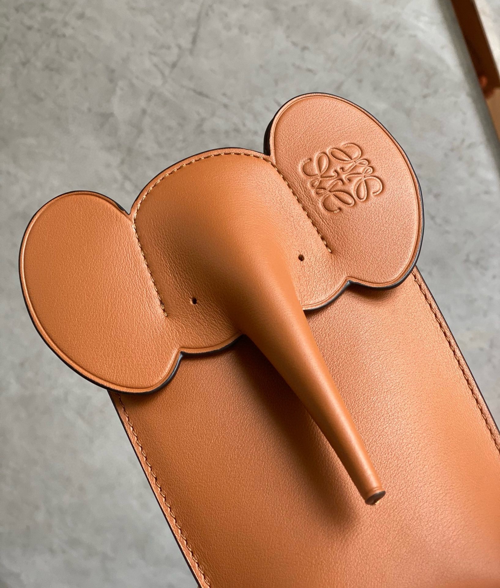 L0ew* elephant pocket in brown calfskin