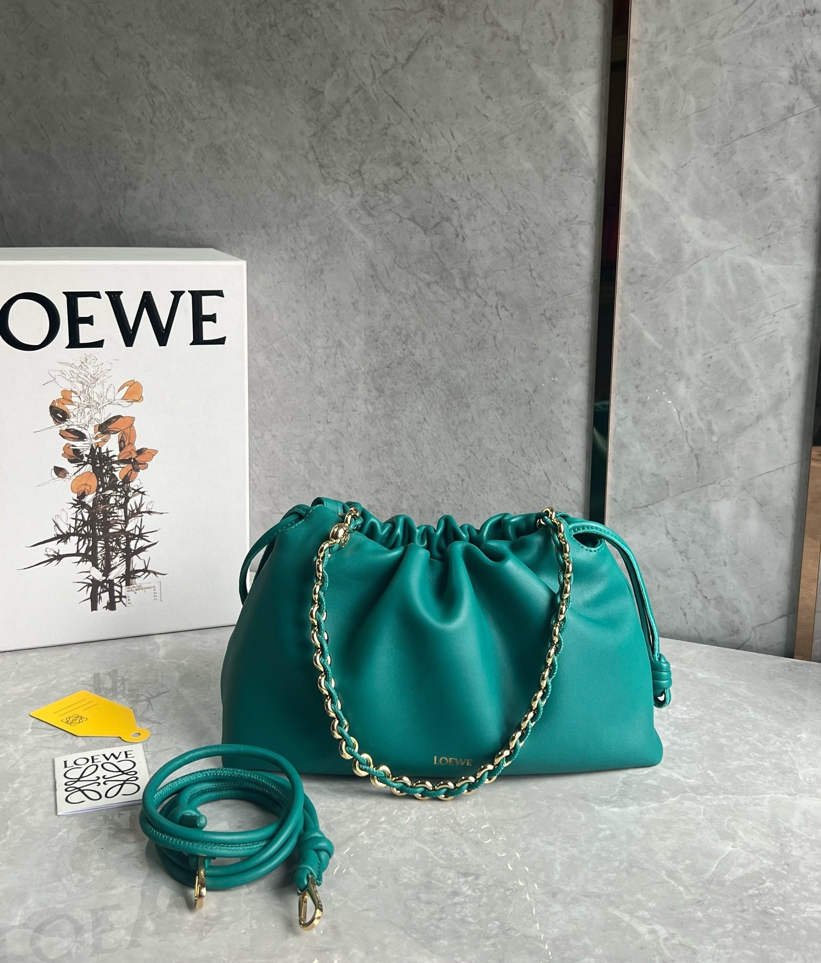 L0ew* flamenco purse in emerald green nappa lambskin