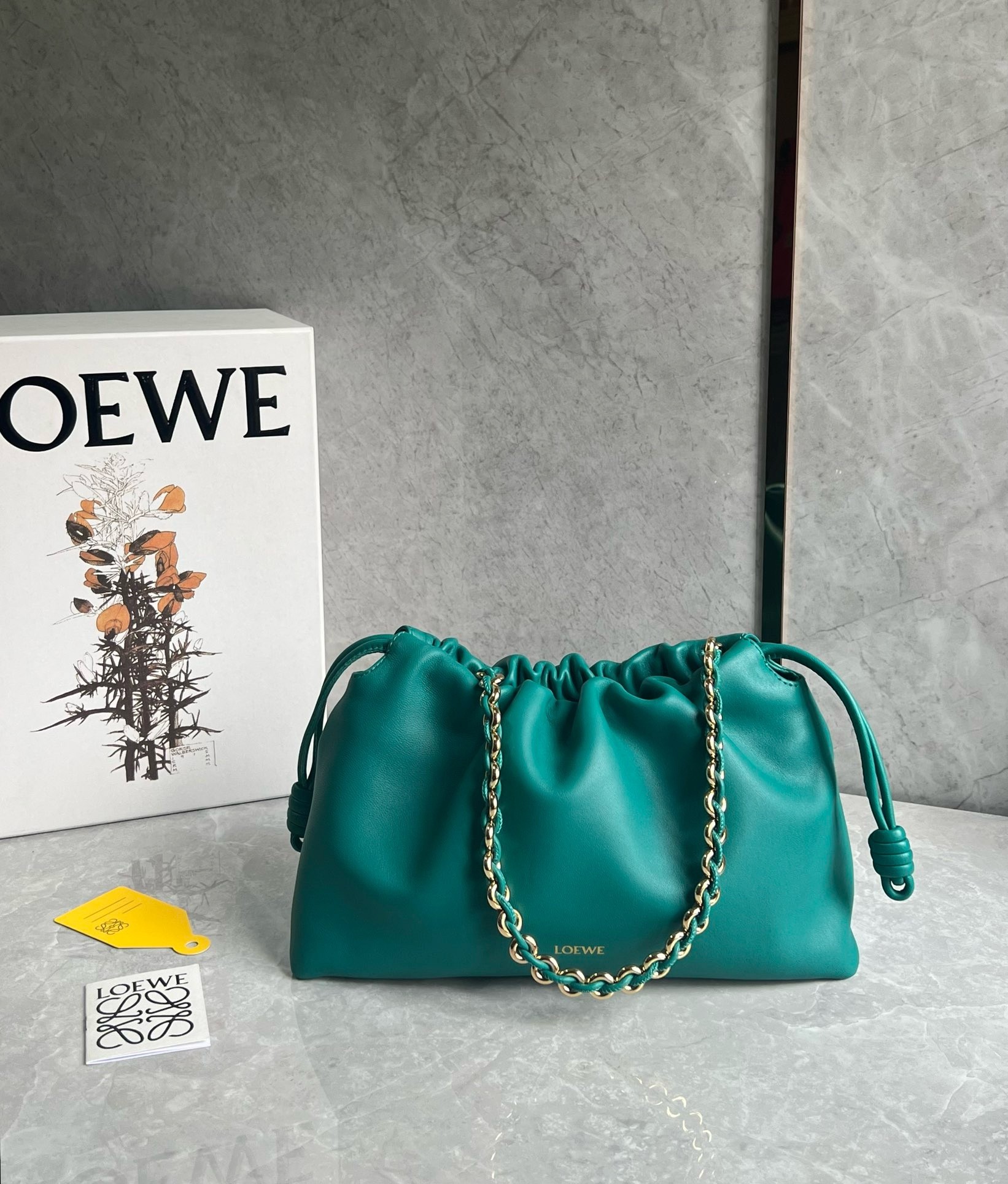 L0ew* flamenco purse in emerald green nappa lambskin