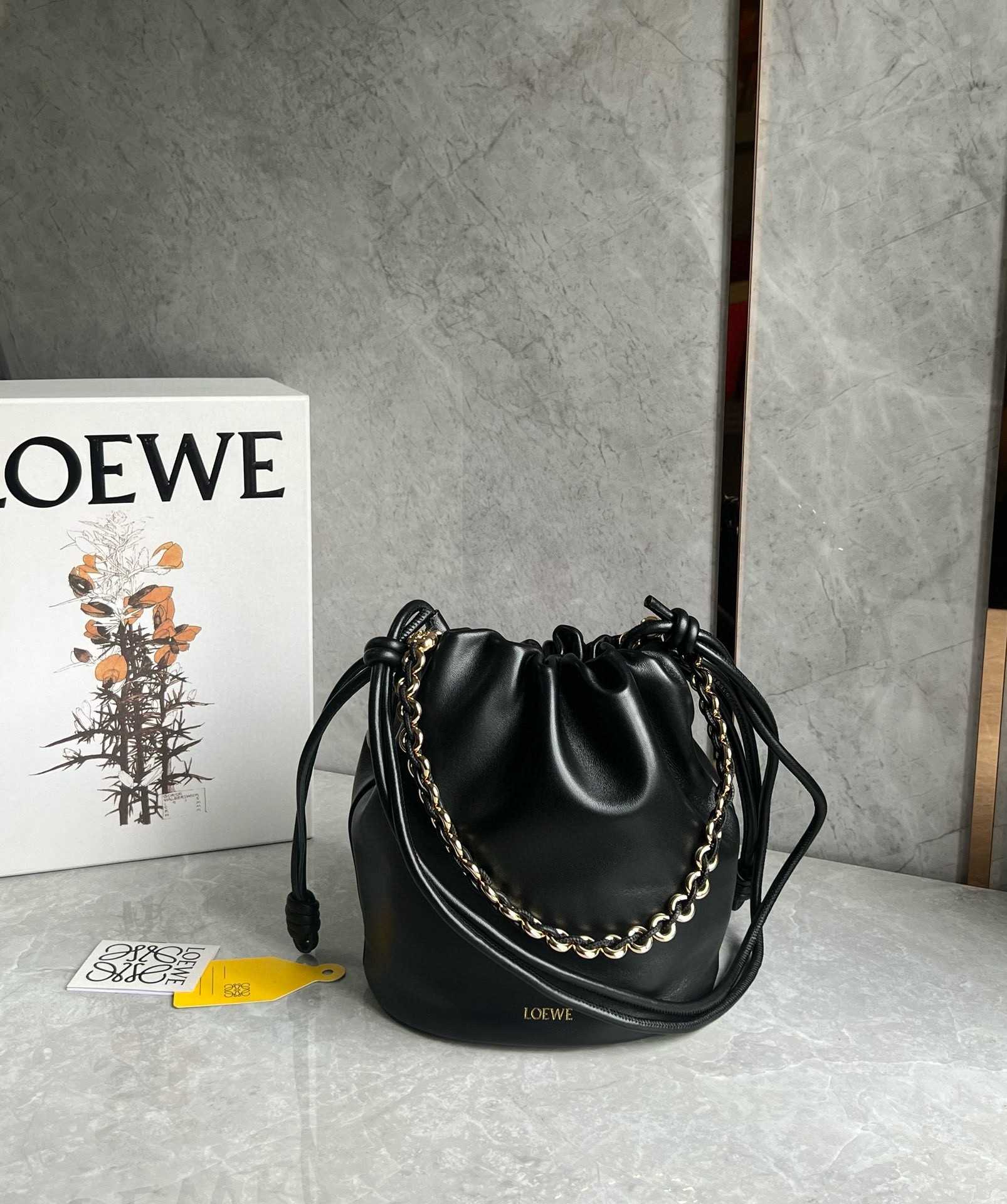 L0ew* flamenco purse bucket bag in black nappa lambskin