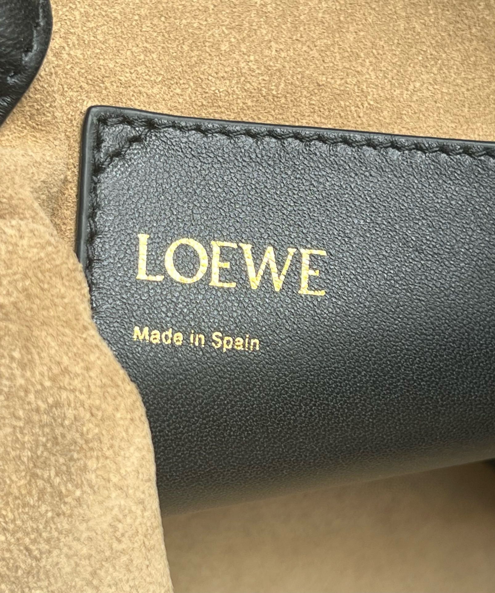 L0ew* flamenco purse bucket bag in black nappa lambskin