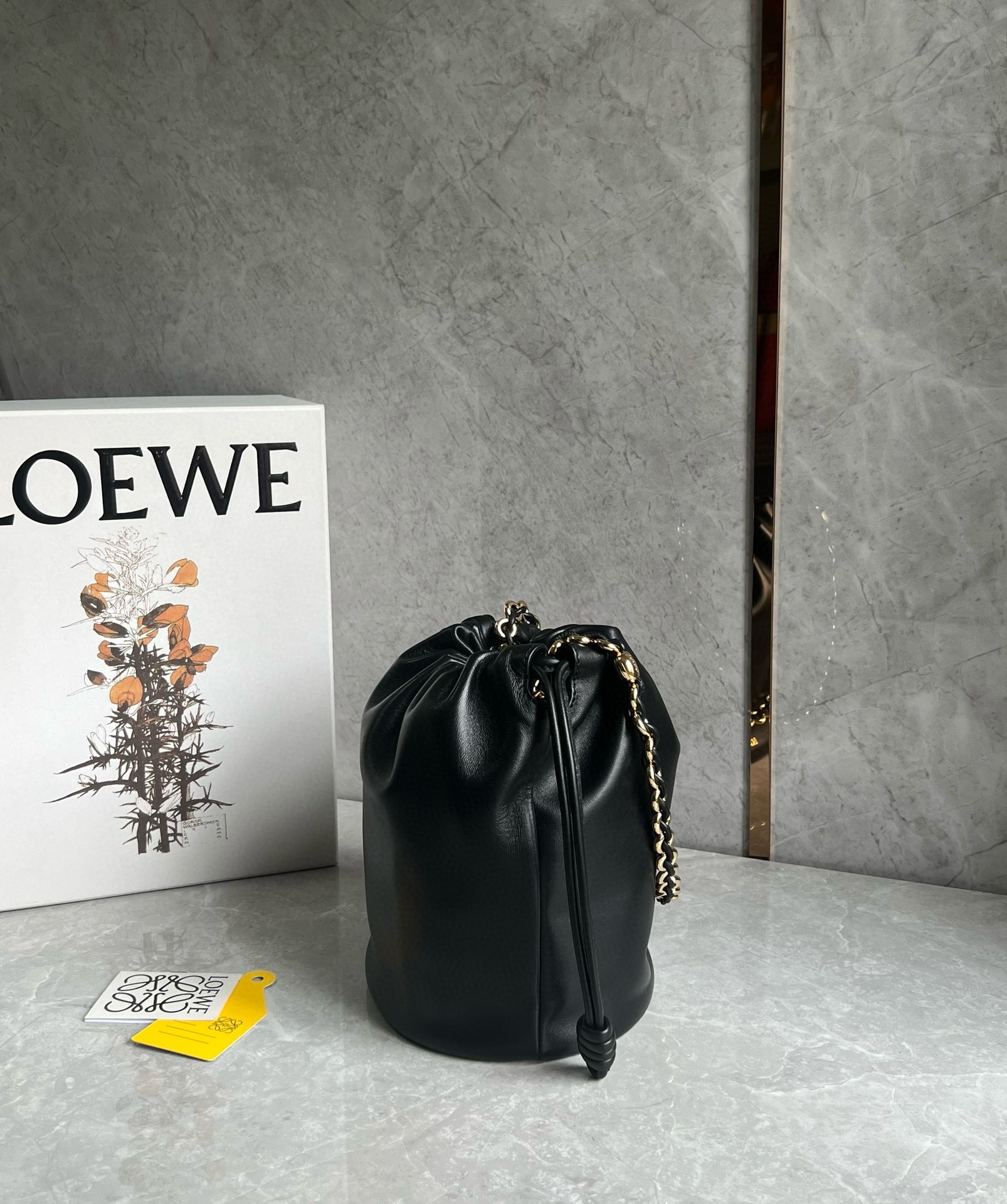 L0ew* flamenco purse bucket bag in black nappa lambskin