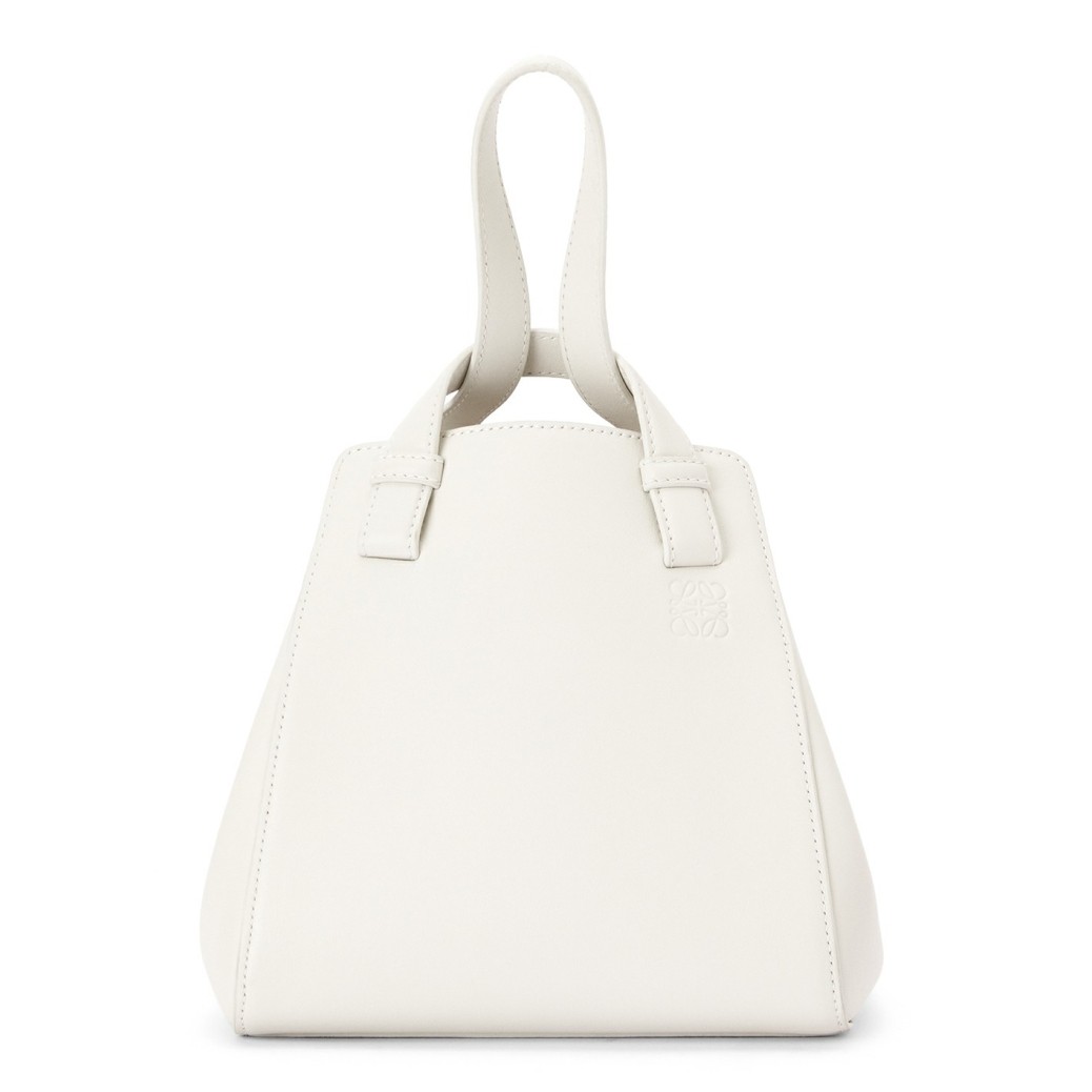 L0ew* hammock nugget bag in white calfskin