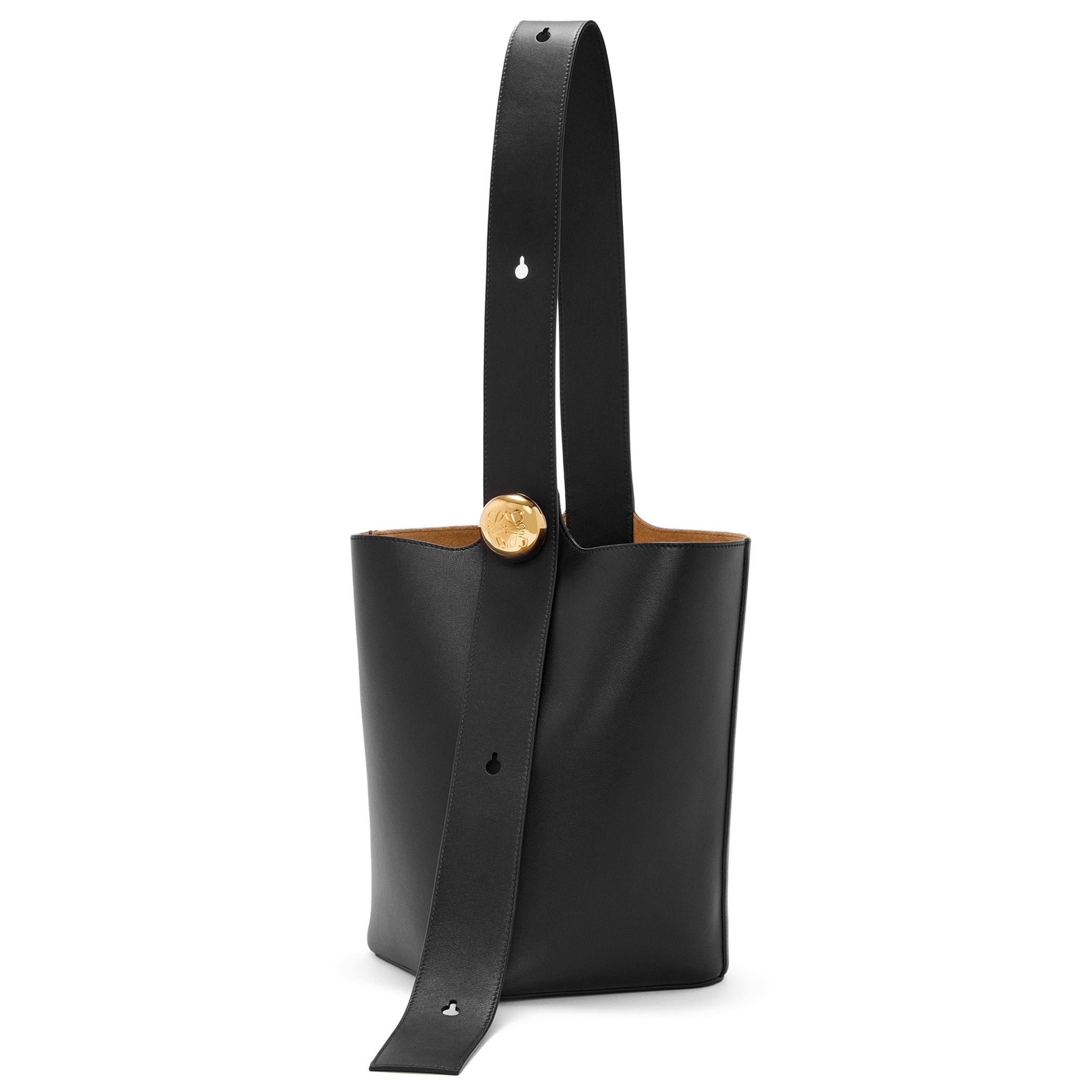 L0ew* medium pebble bucket bag in black calfskin