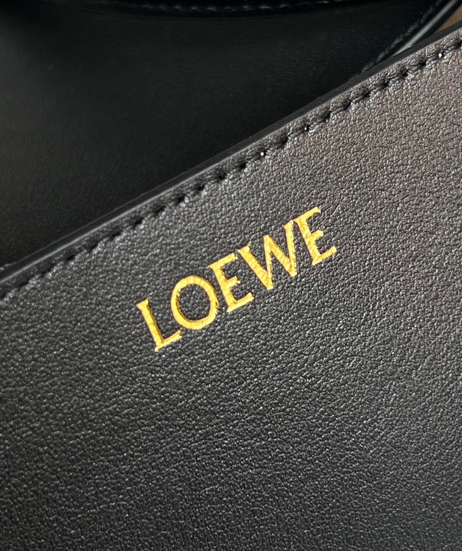 L0ew* medium puzzle fold tote bag in black calfskin