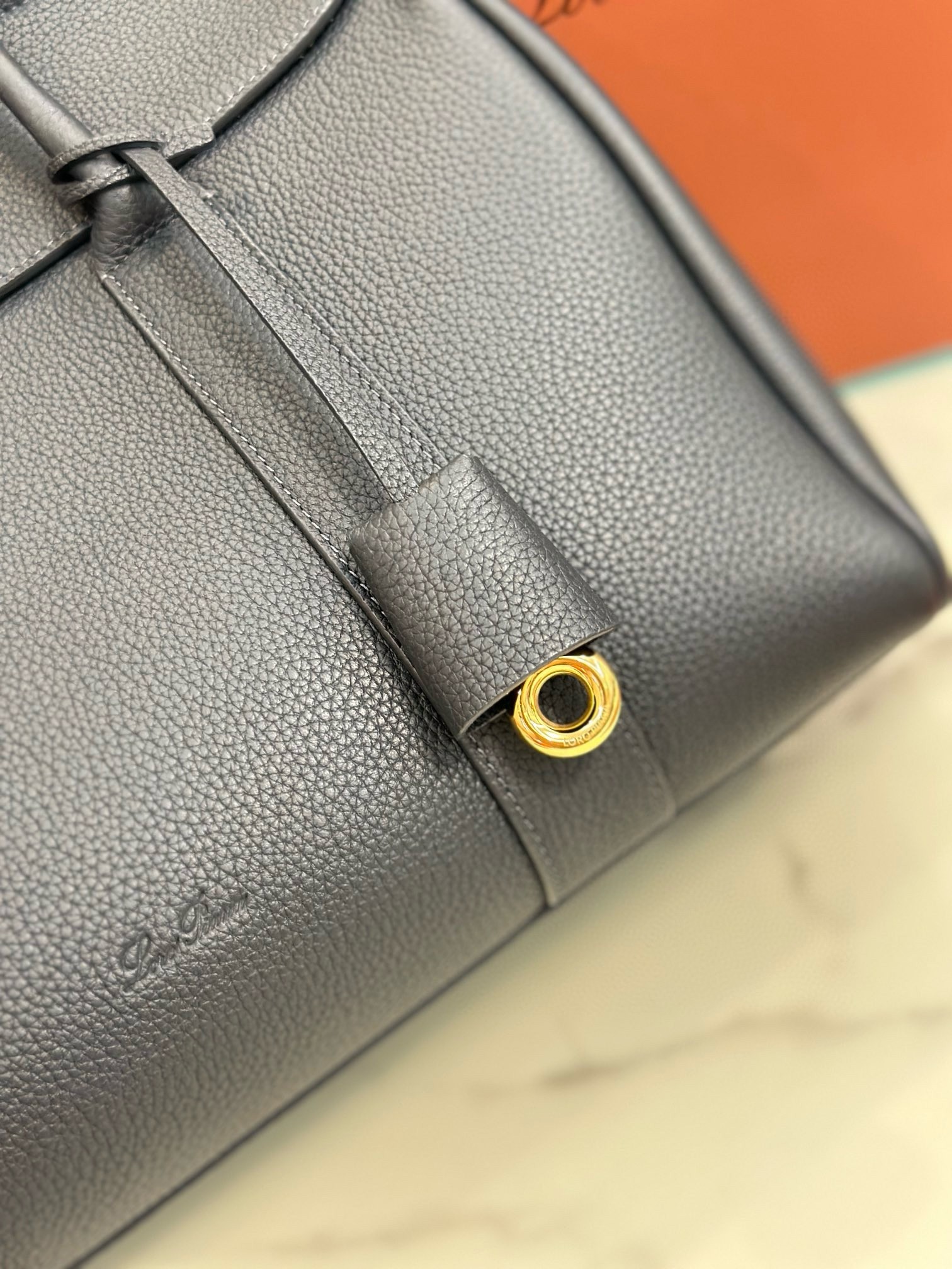 L**o p*ana loom l32 bag in navy blue grained leather