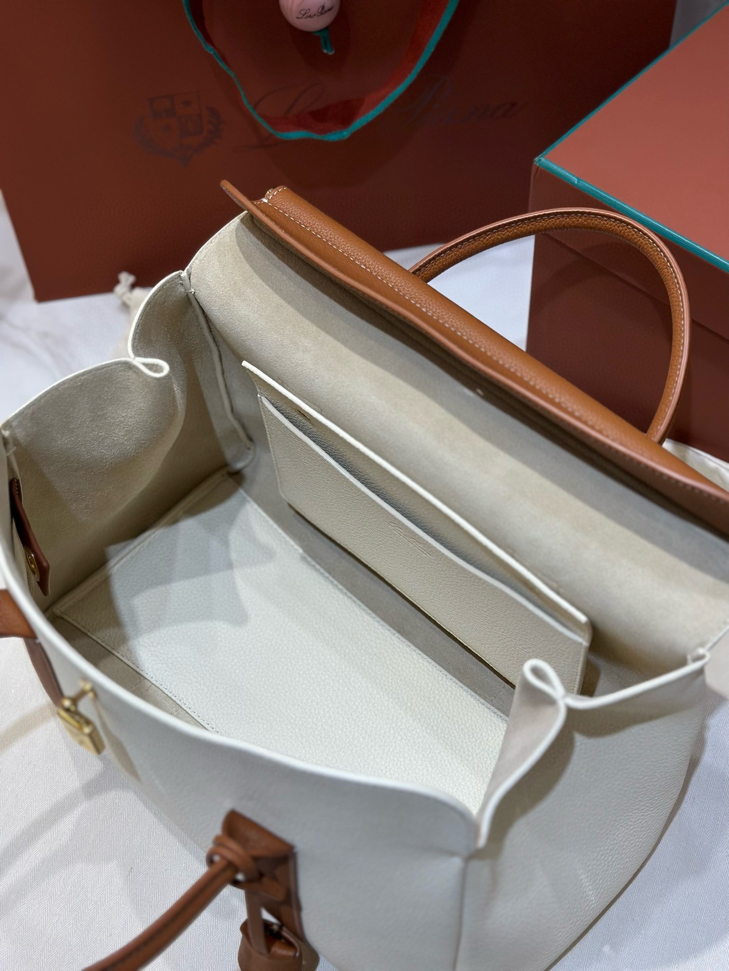L**o p*ana loom l32 bag in white and tan grained leather