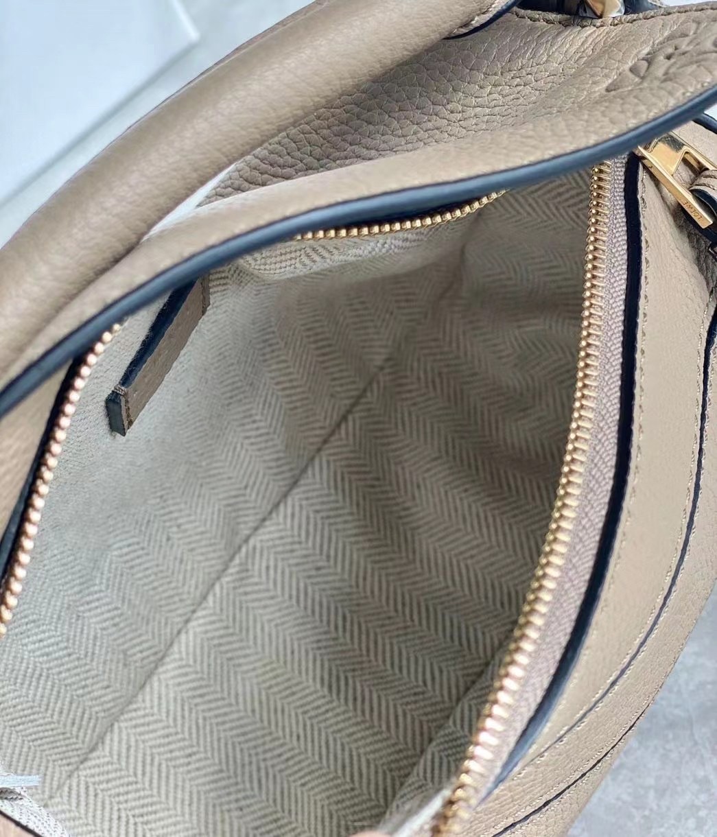 L0ew* puzzle mini bag in sandy grained calfskin