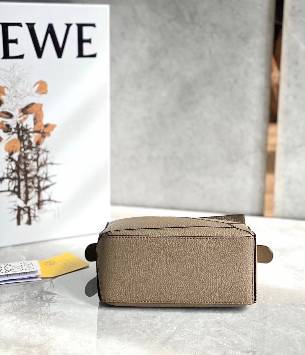 L0ew* puzzle mini bag in sandy grained calfskin
