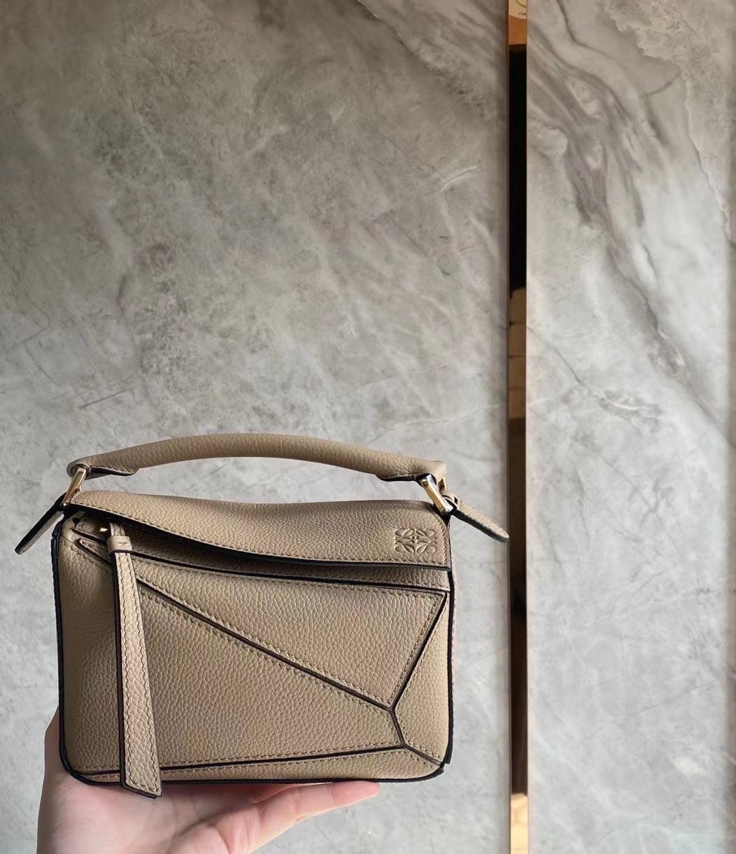 L0ew* puzzle mini bag in sandy grained calfskin