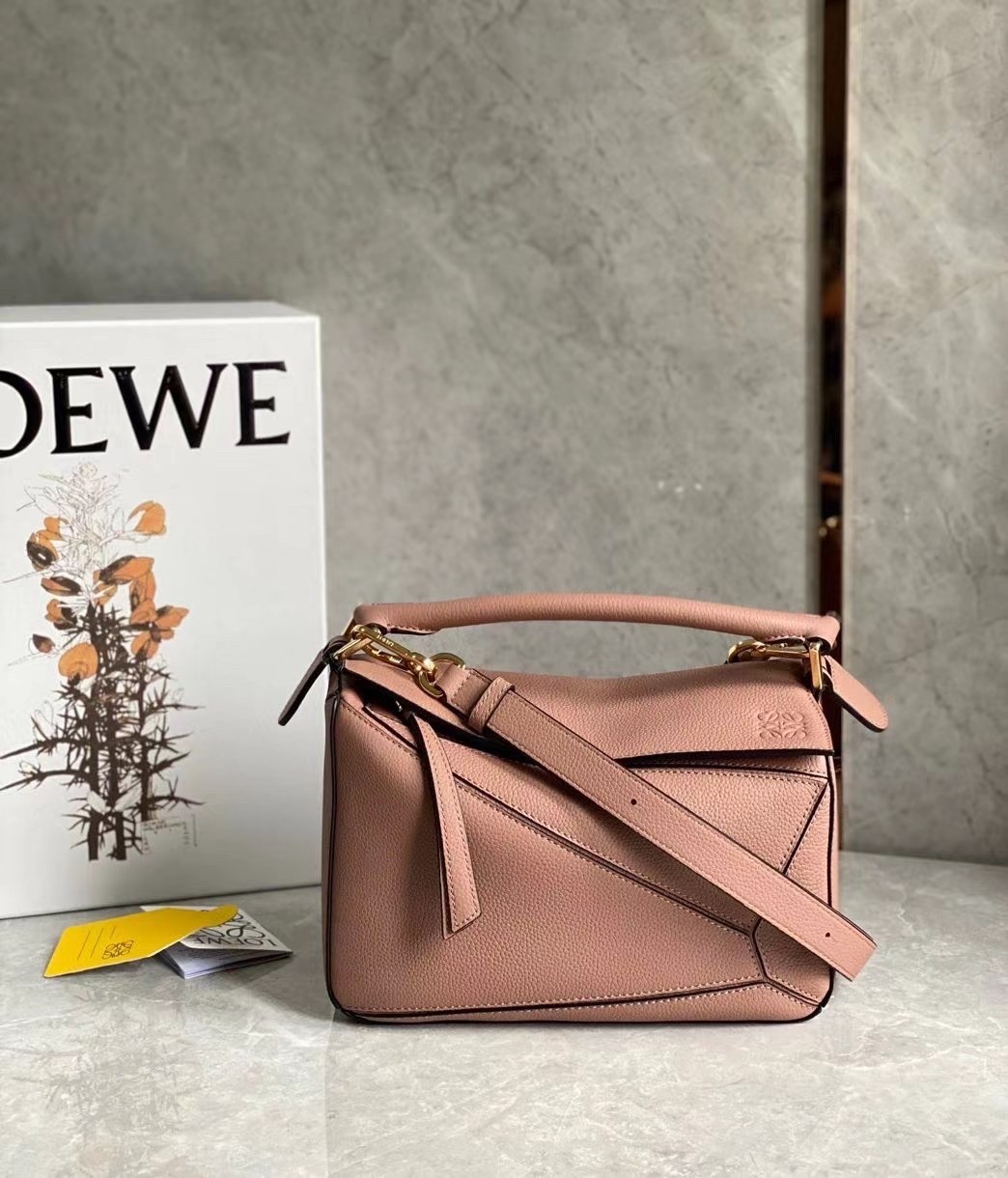L0ew* puzzle small bag in dark blush grained leather