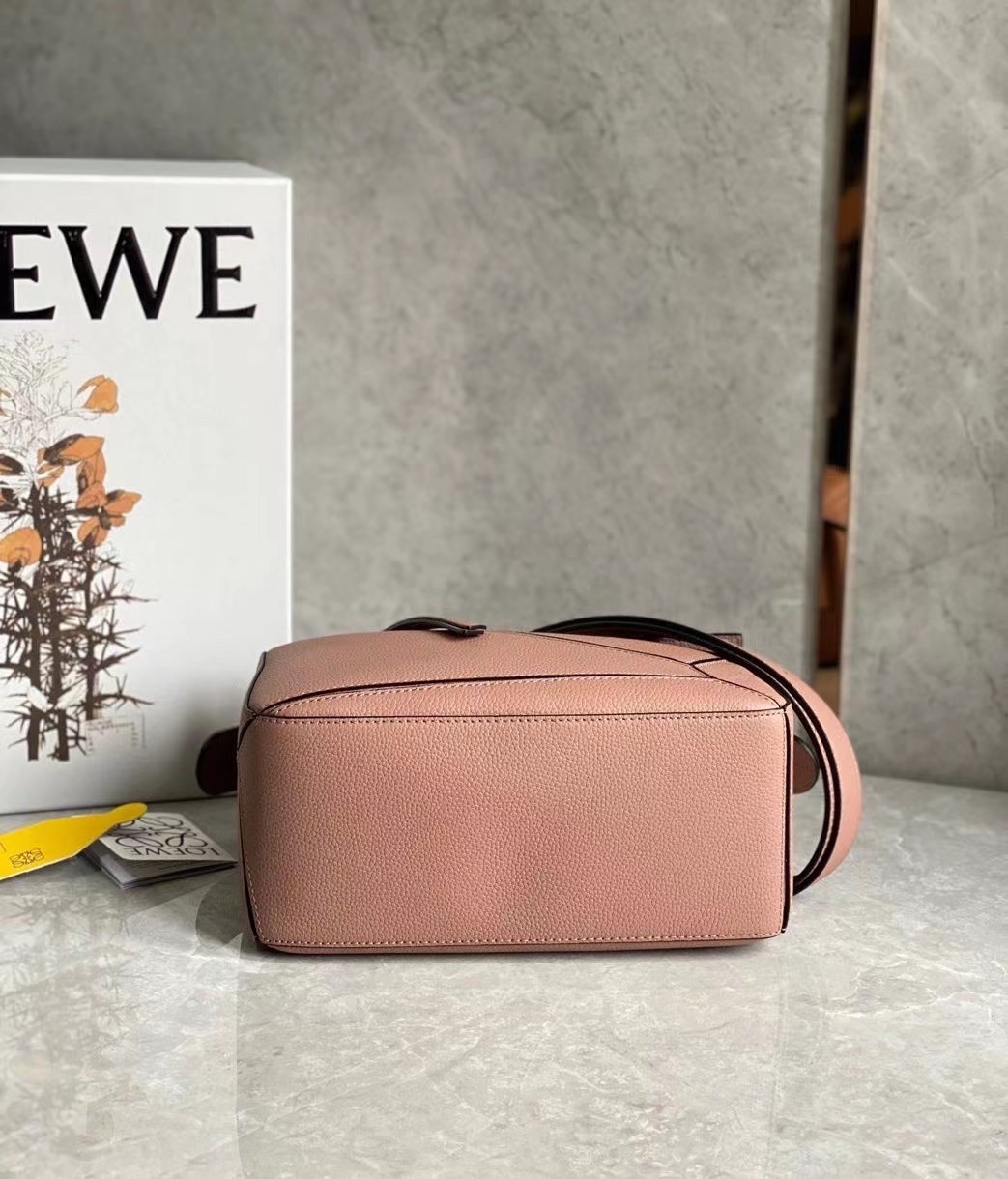 L0ew* puzzle small bag in dark blush grained leather