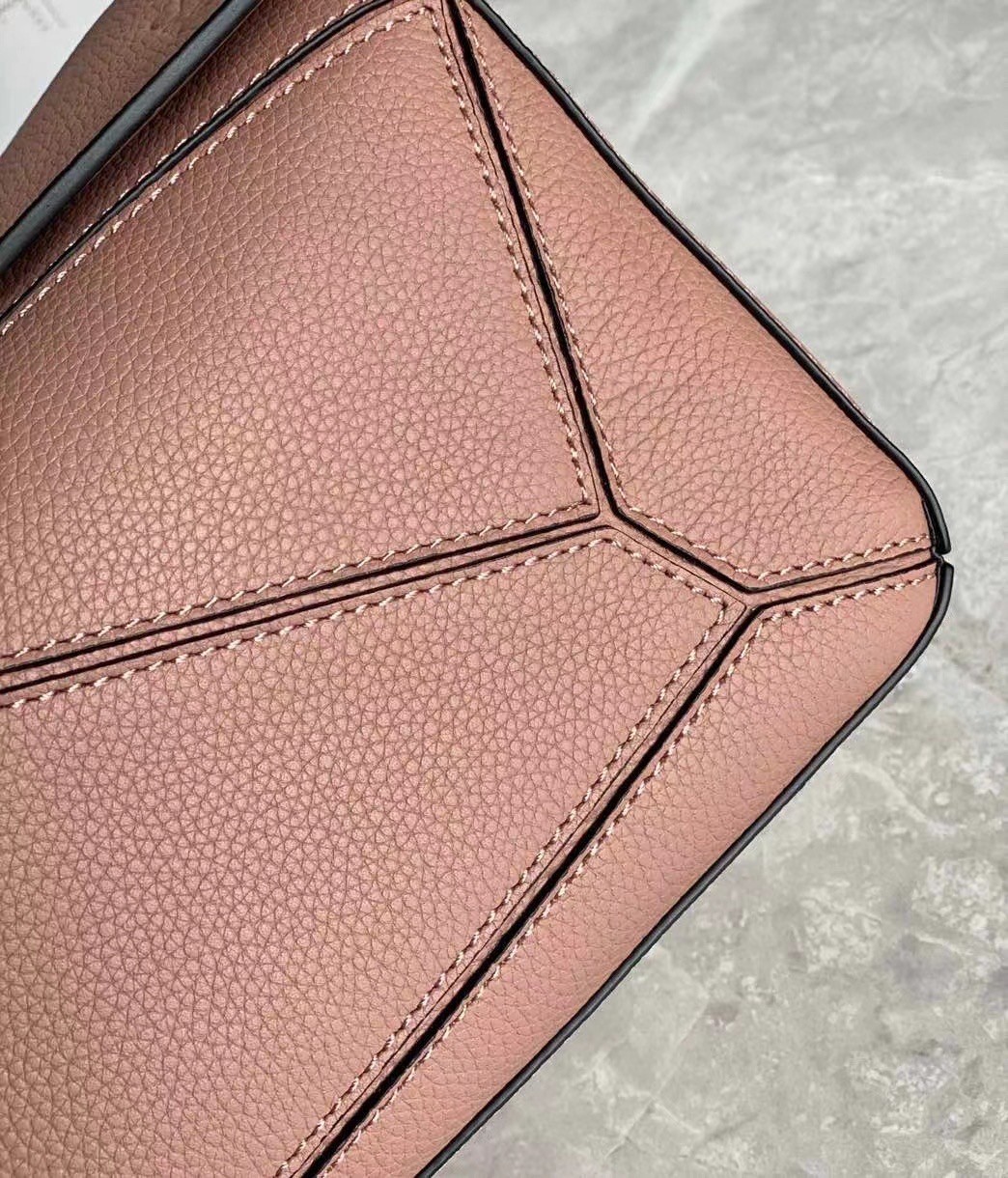 L0ew* puzzle small bag in dark blush grained leather