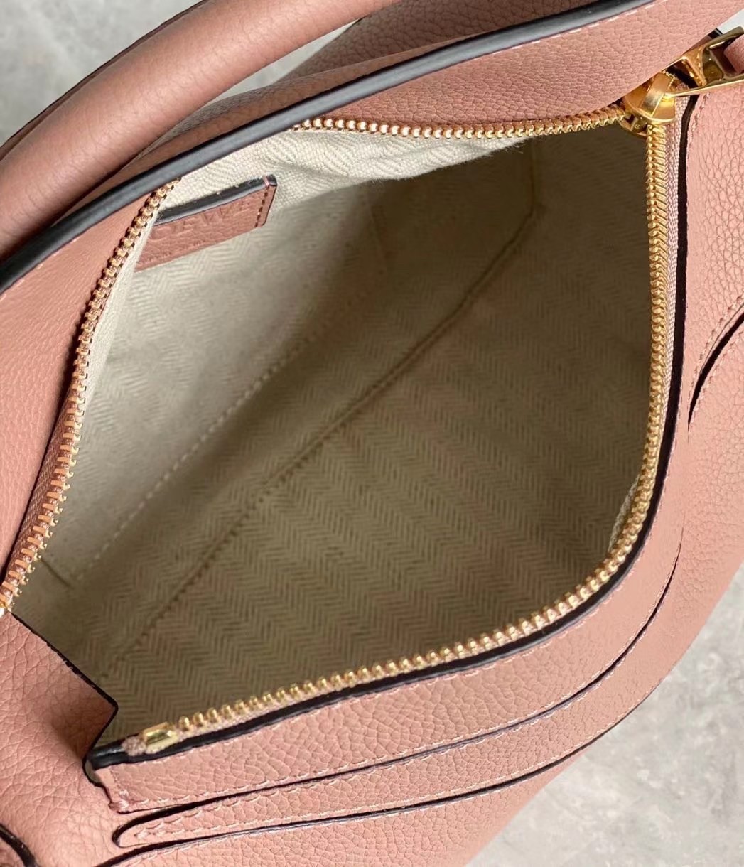 L0ew* puzzle small bag in dark blush grained leather