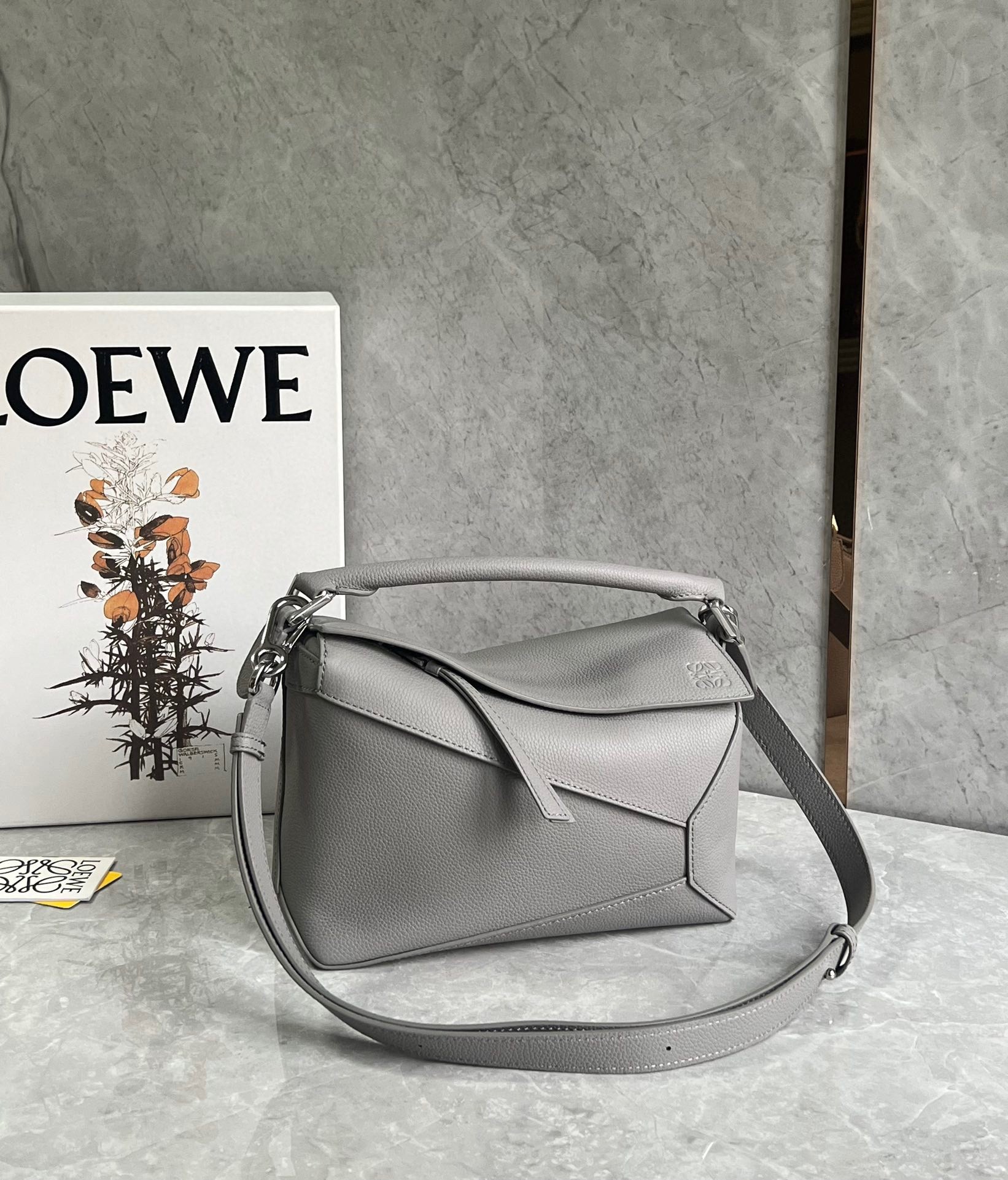 L0ew* puzzle small bag in pearl grey grained leather