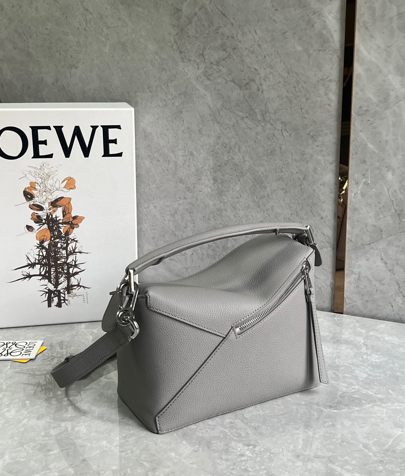 L0ew* puzzle small bag in pearl grey grained leather