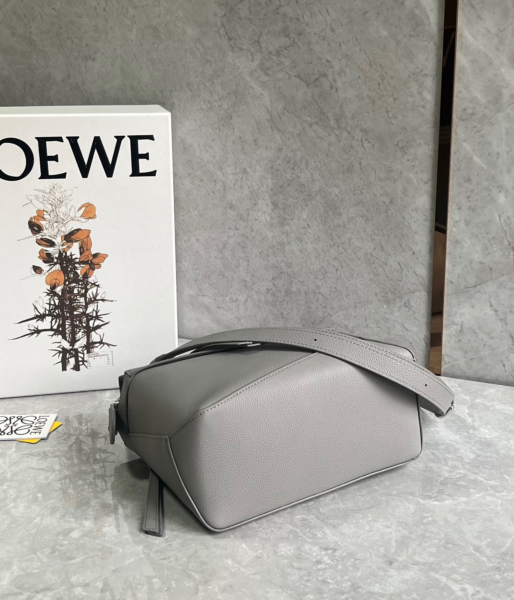 L0ew* puzzle small bag in pearl grey grained leather