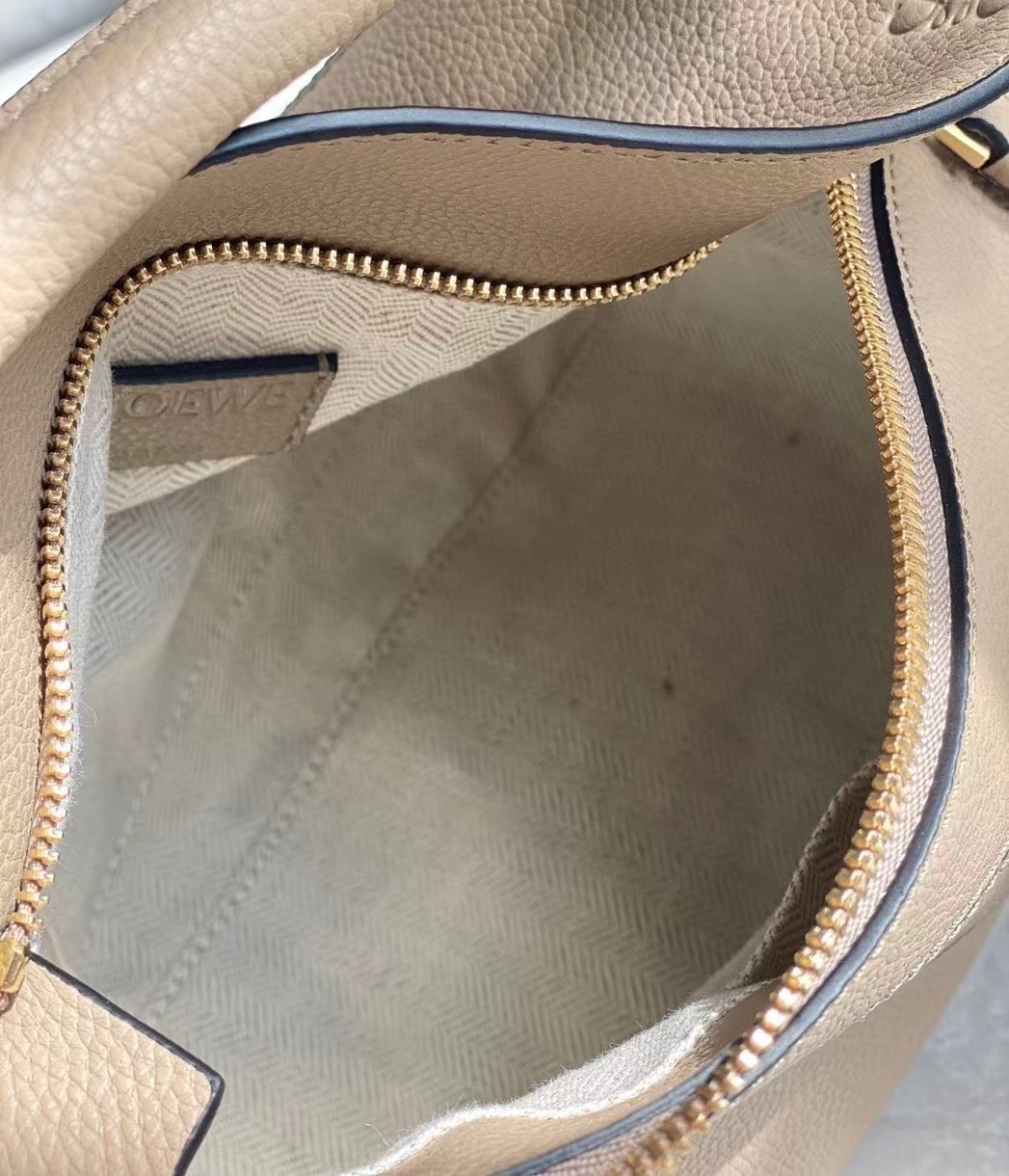 L0ew* puzzle small bag in sandy grained leather