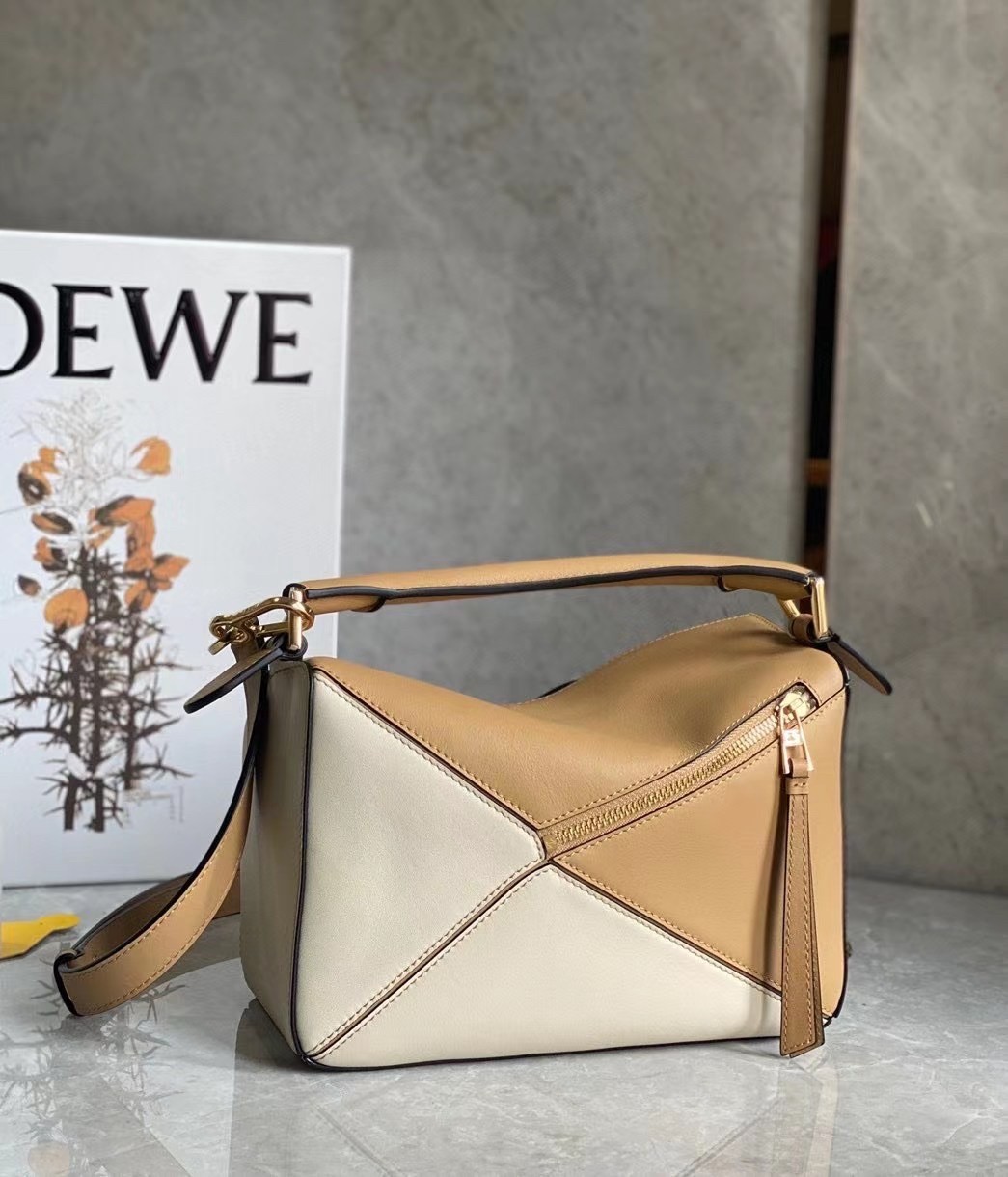 L0ew* puzzle small bag in dune/warm desert calfskin