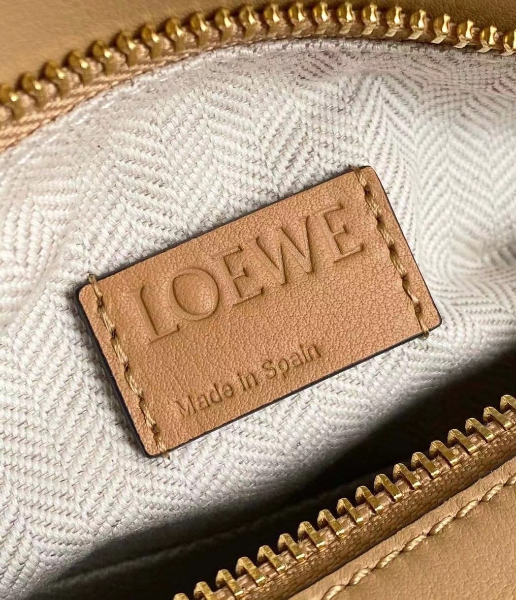 L0ew* puzzle small bag in dune/warm desert calfskin