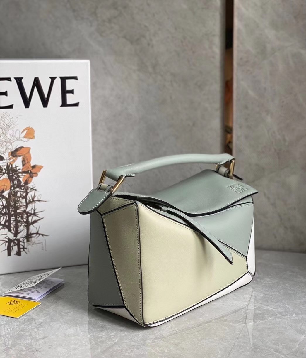 L0ew* puzzle small bag in grey/cream/white calfskin