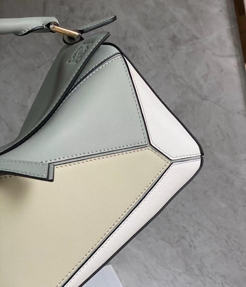L0ew* puzzle small bag in grey/cream/white calfskin
