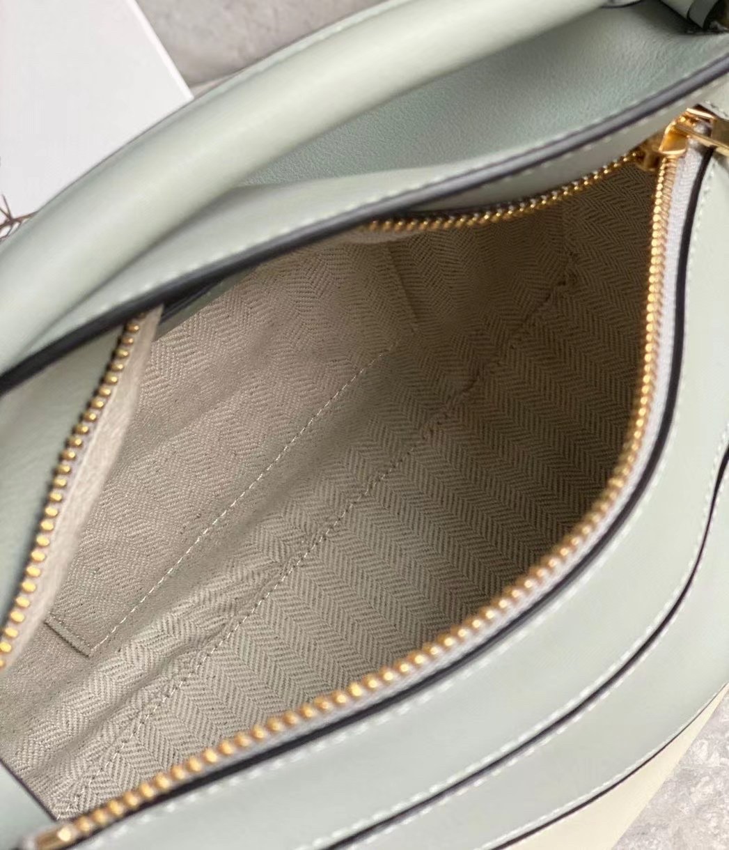 L0ew* puzzle small bag in grey/cream/white calfskin
