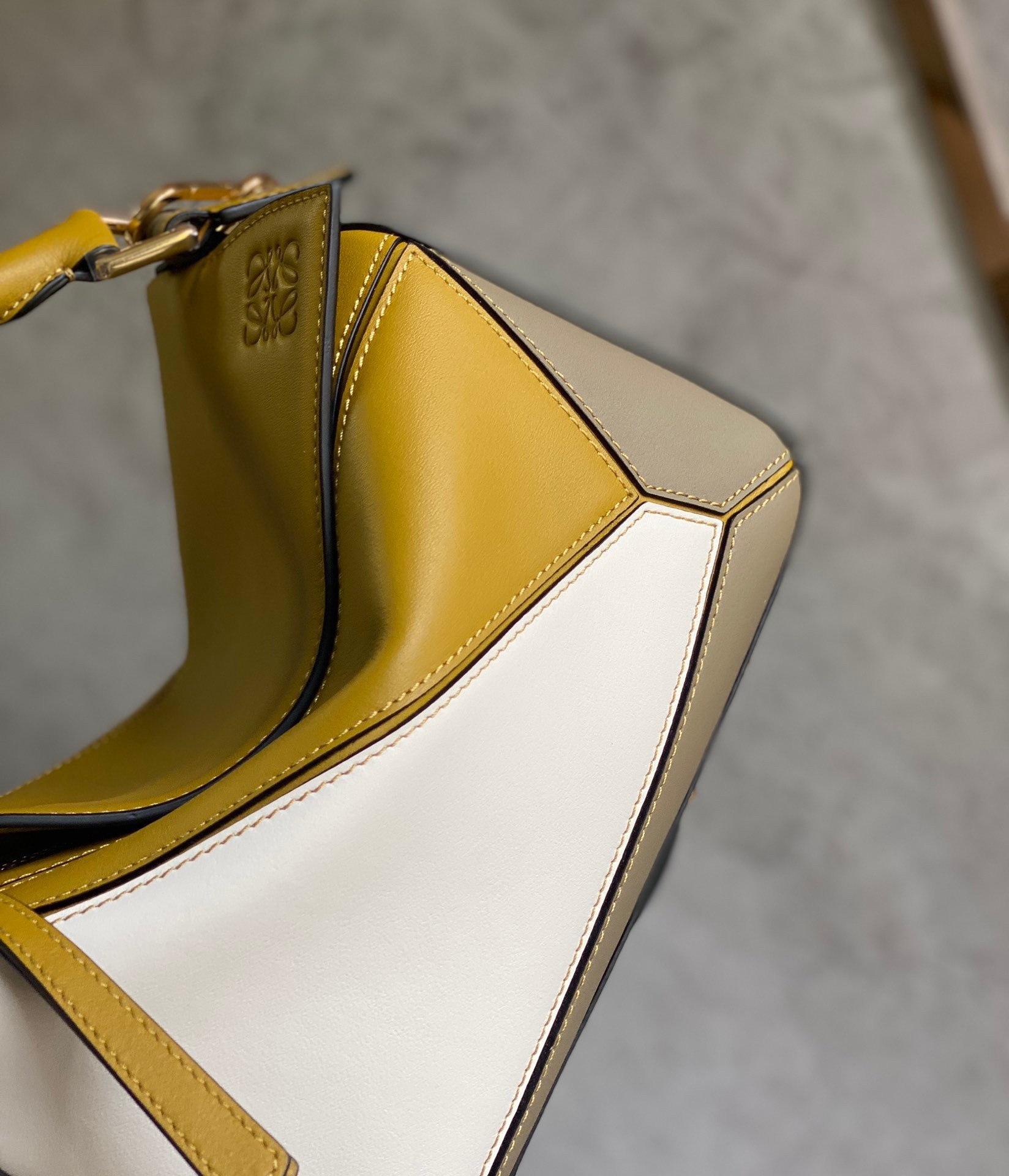 L0ew* puzzle small bag in ochre/white/taupe calfskin