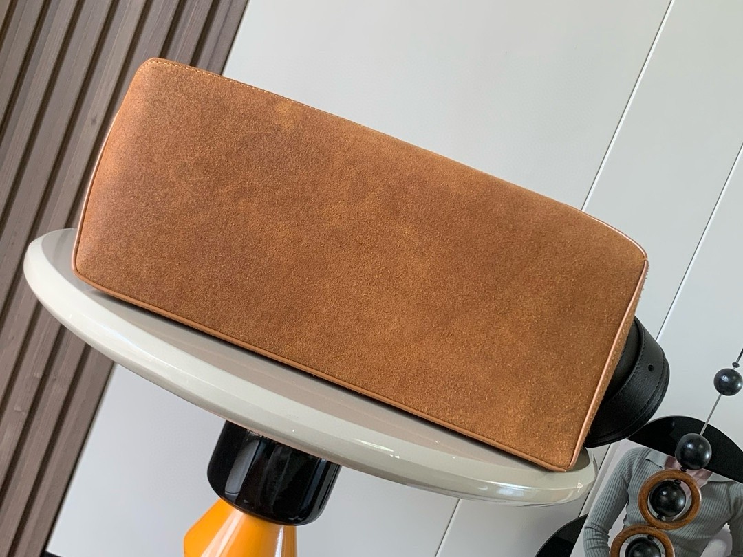 L0ew* puzzle large bag in brown suede calfskin
