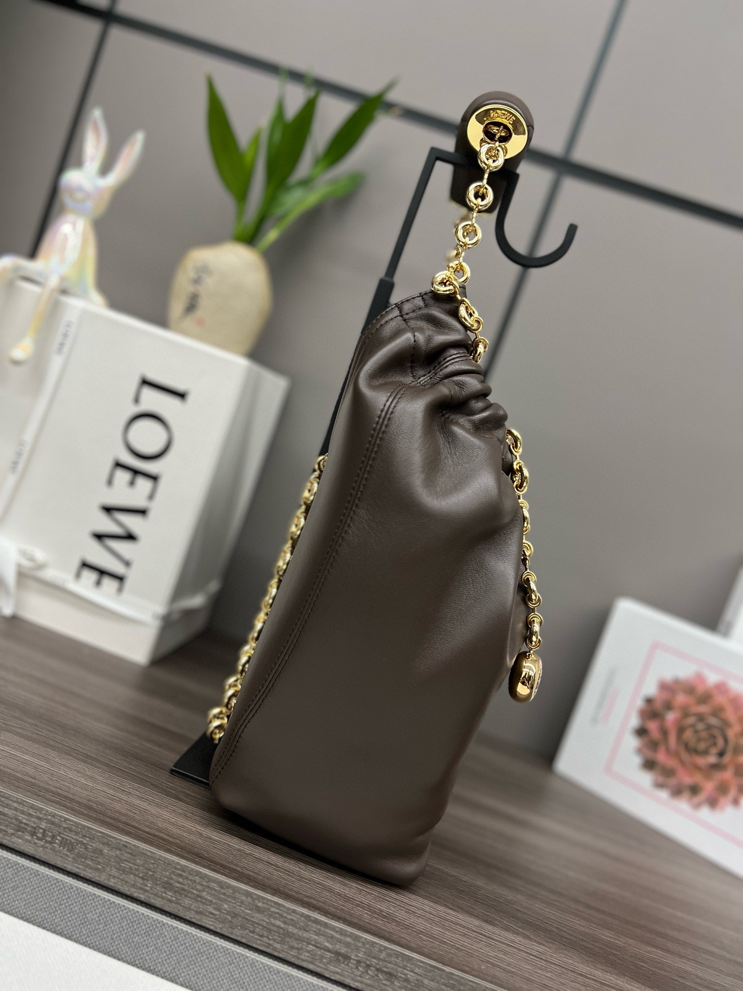 L0ew* small squeeze bag in chocolate nappa lambskin