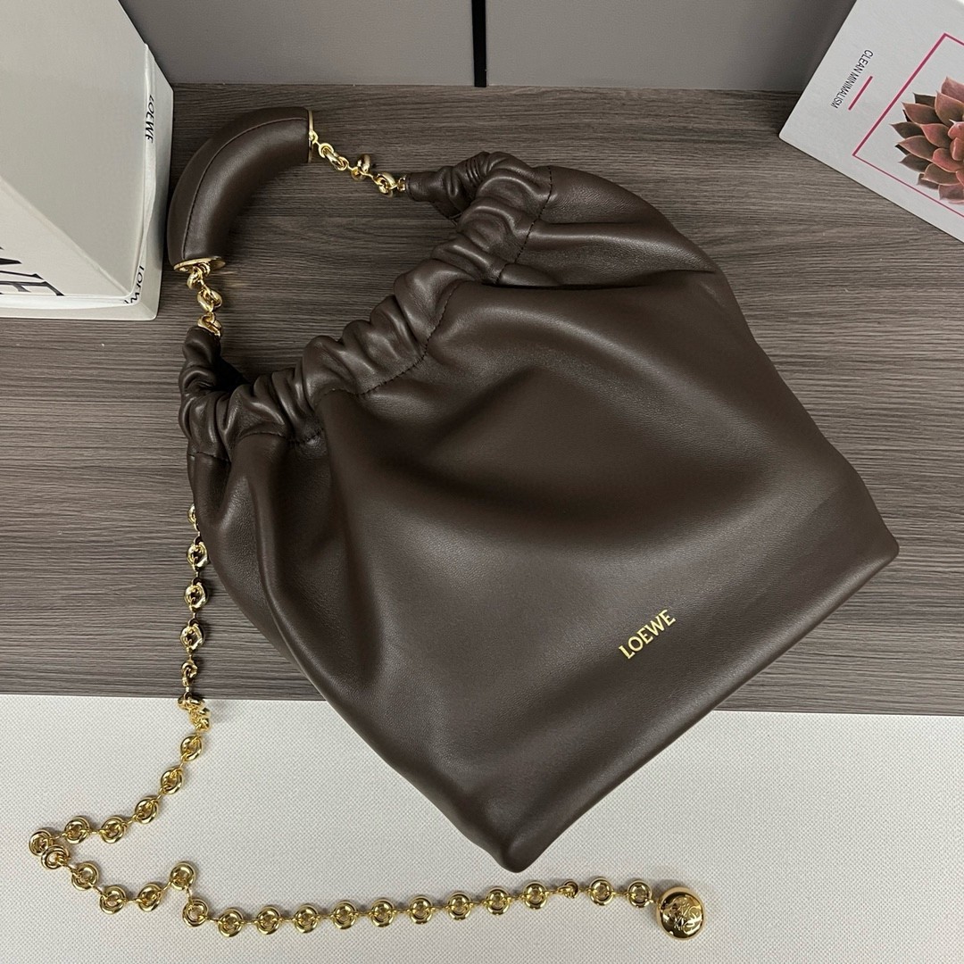 L0ew* small squeeze bag in chocolate nappa lambskin