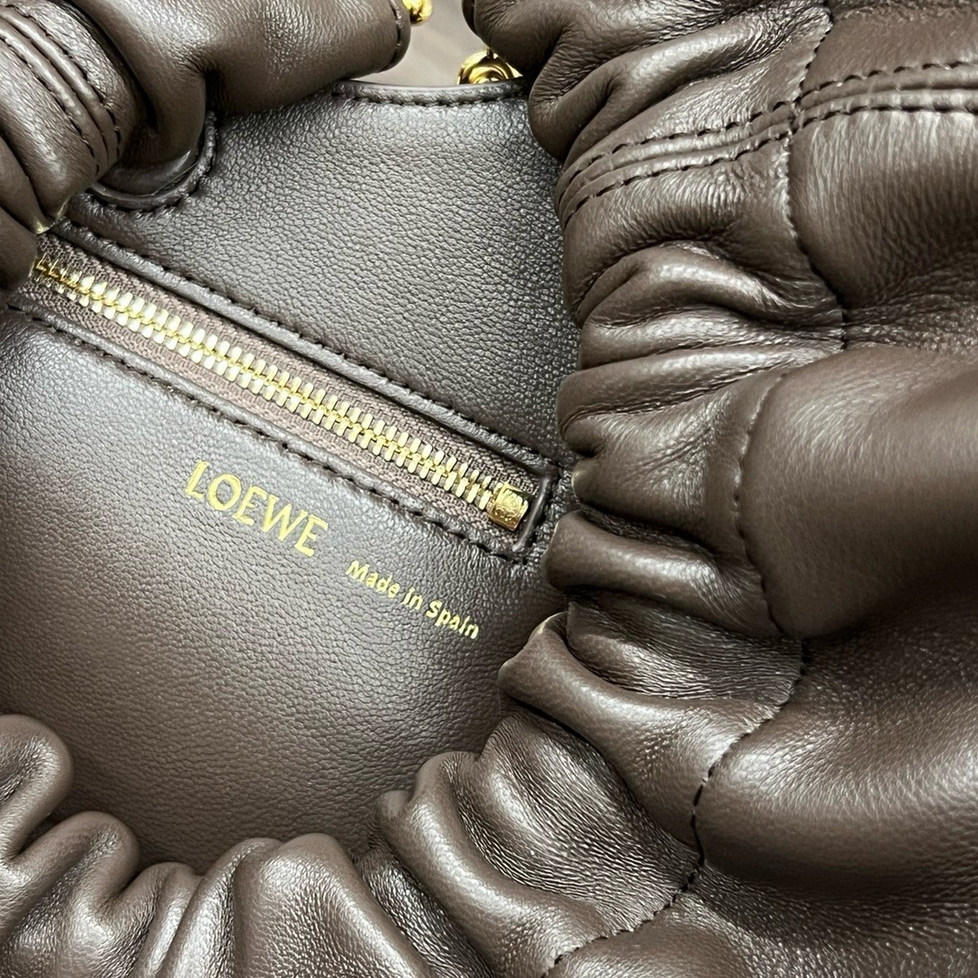 L0ew* small squeeze bag in chocolate nappa lambskin
