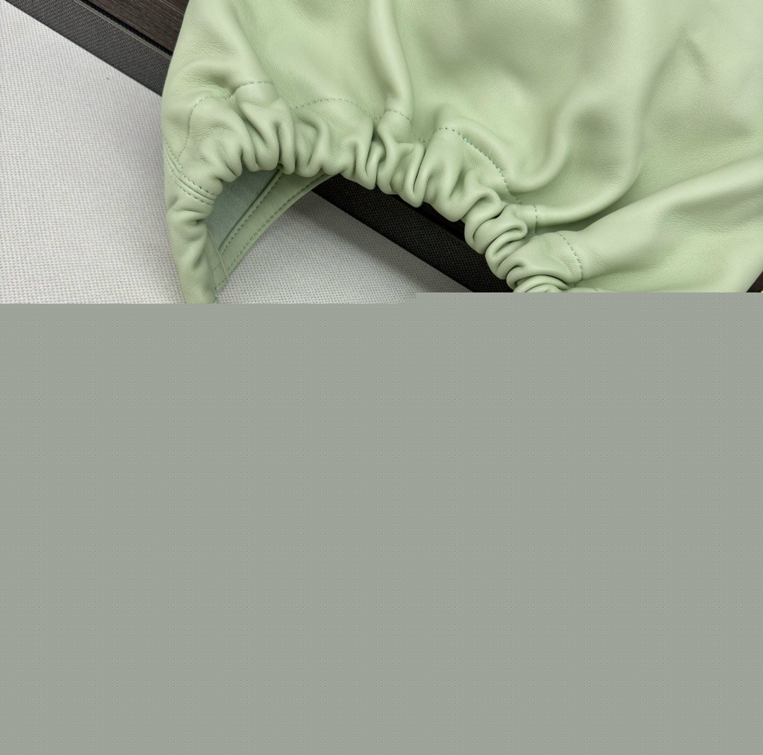 L0ew* small squeeze bag in spring jade nappa lambskin