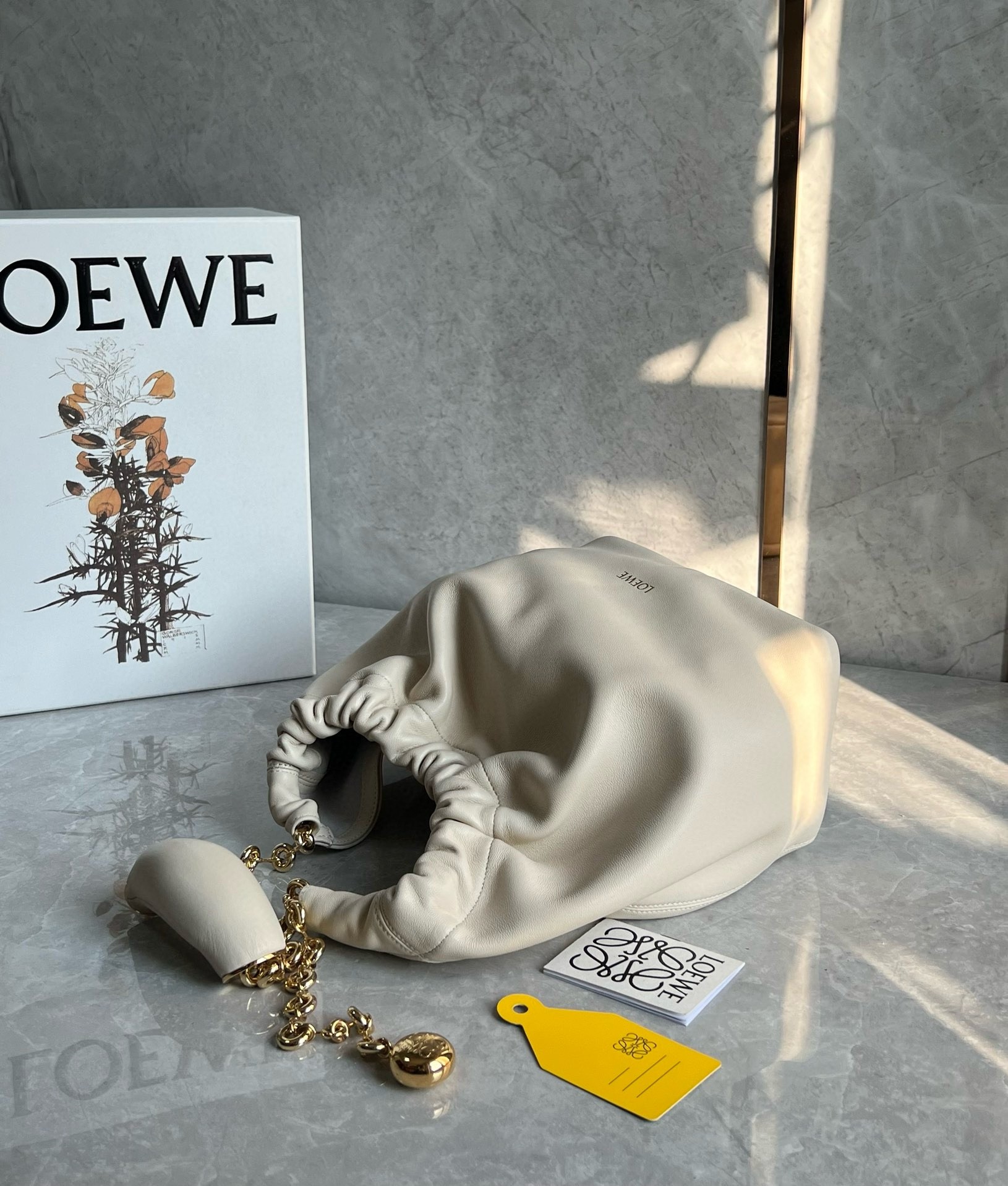 L0ew* small squeeze bag in white nappa lambskin