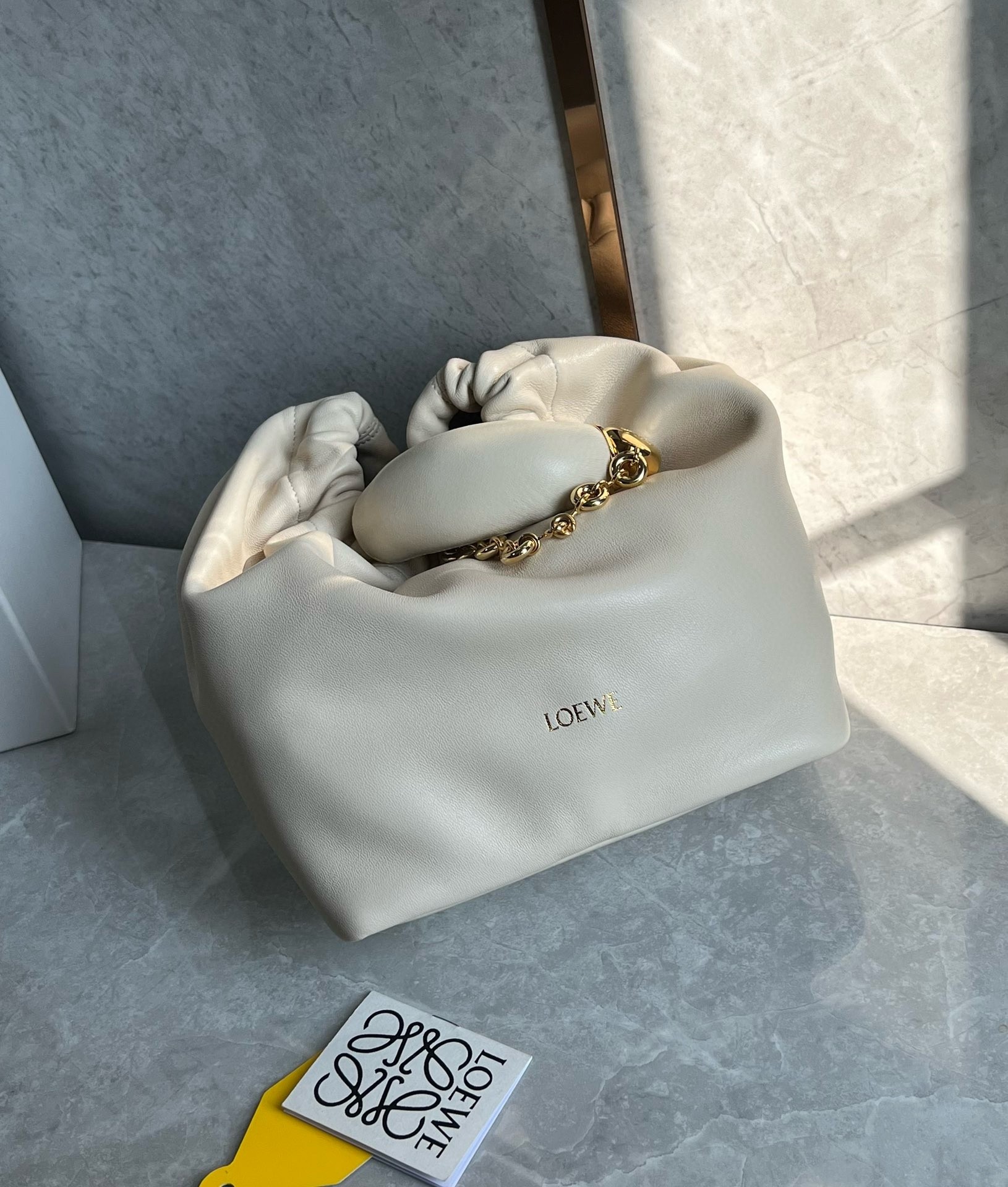 L0ew* small squeeze bag in white nappa lambskin