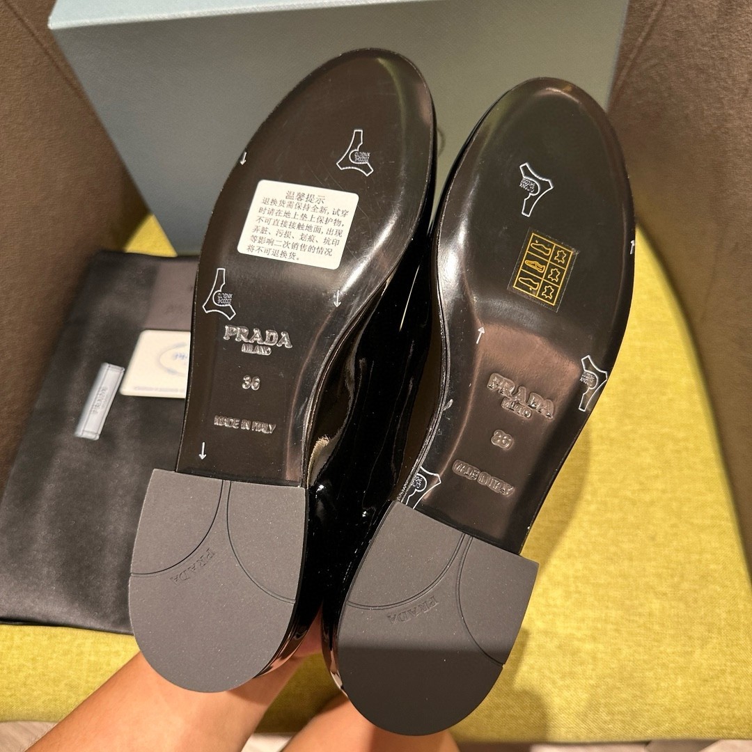 Pra*a ballerinas in black patent leather
