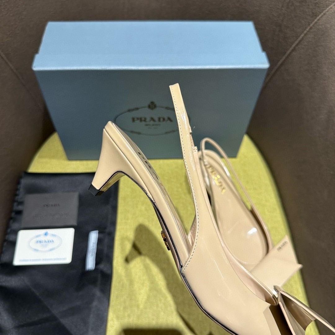 Pra*a slingback pumps 45mm in powder brushed leather