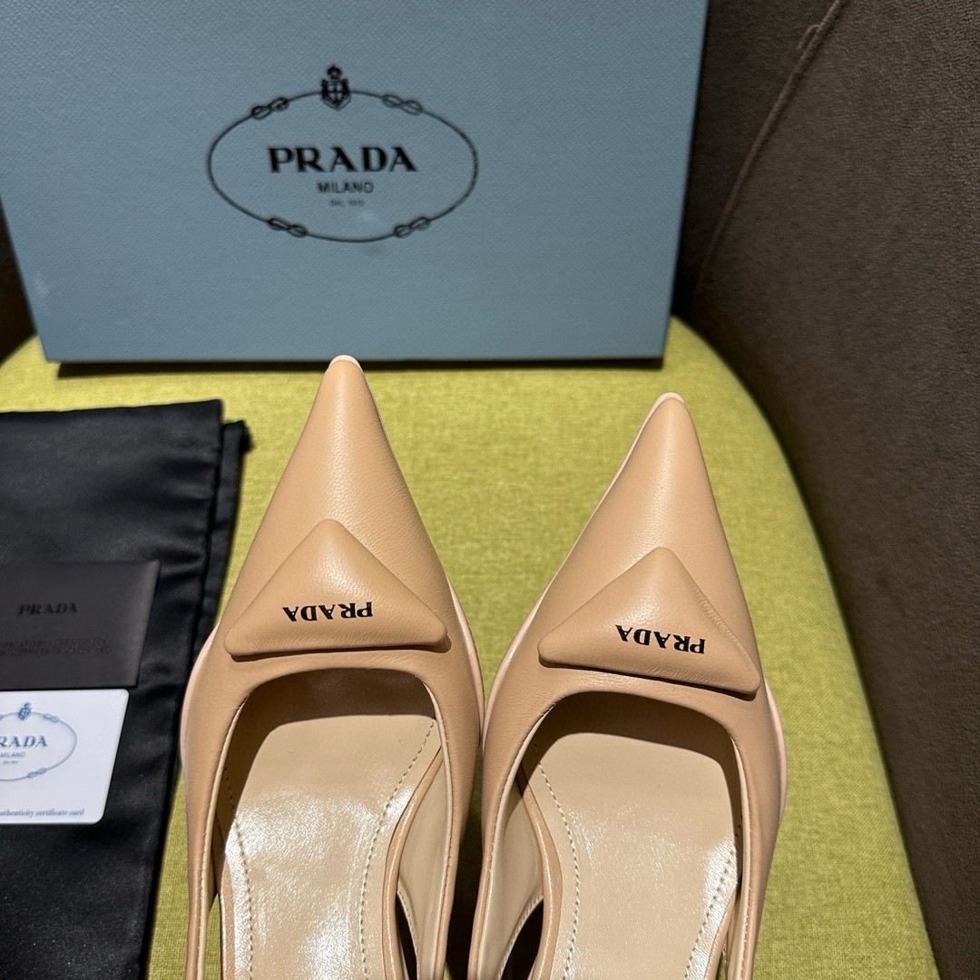 Pra*a slingback pumps in powder padded leather